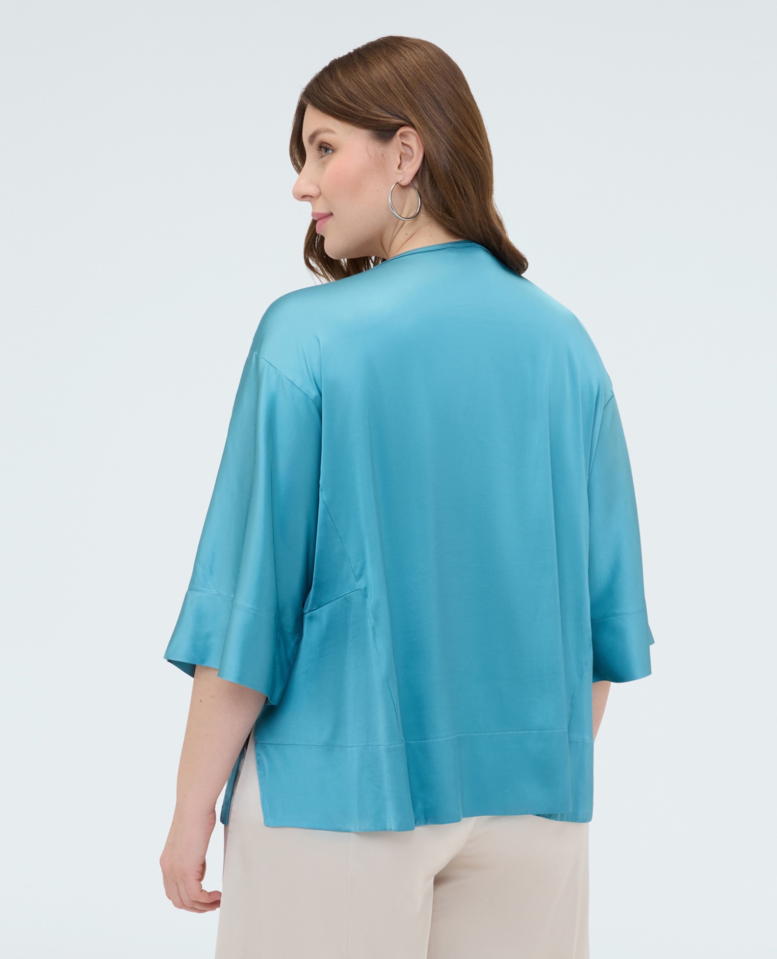 Blusa de mujer de raso con escote barco para una sensación agradable en la piel - Fiorella Rubino - Azul claro Azul claro-2