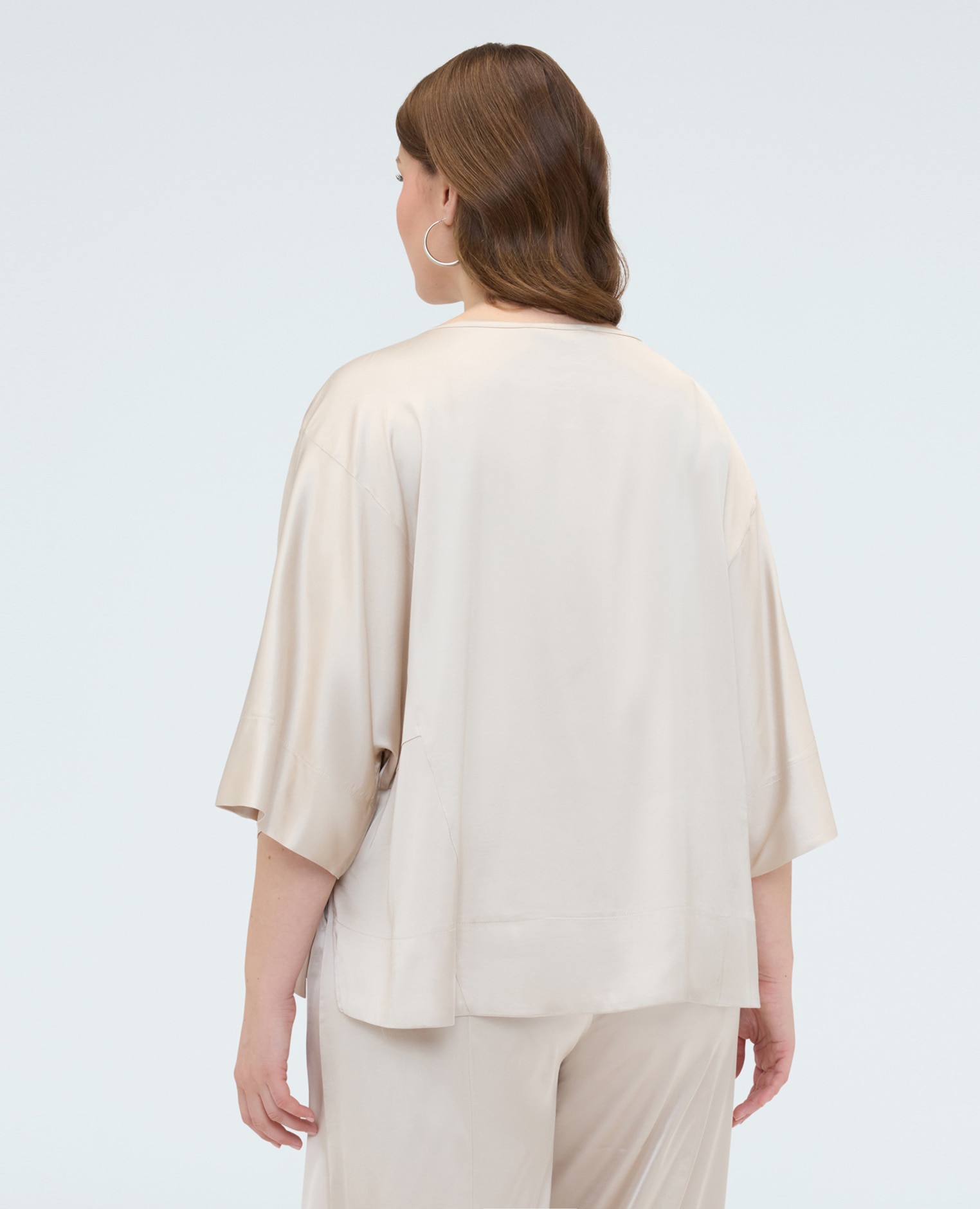 Blusa de mujer de raso con escote barco para una sensación agradable en la piel - Fiorella Rubino - Blanco Blanco-2