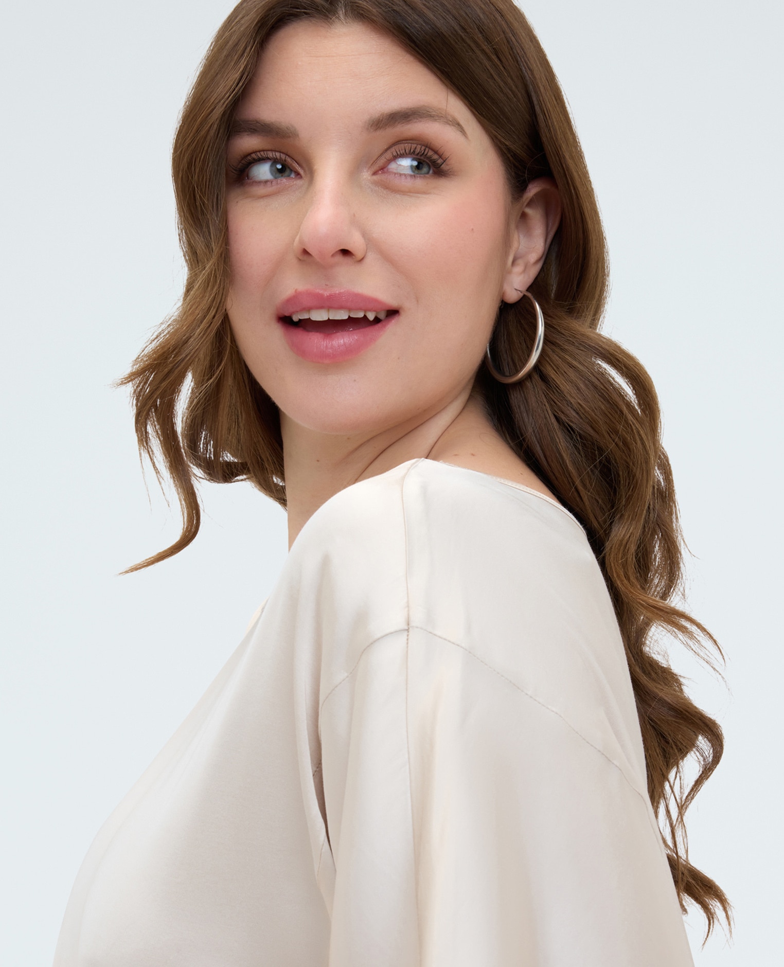Blusa de mujer de raso con escote barco para una sensación agradable en la piel - Fiorella Rubino - Blanco Blanco-4