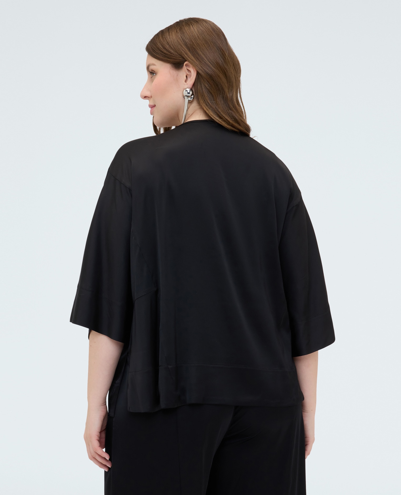 Blusa de mujer de raso con escote barco para una sensación agradable en la piel - Fiorella Rubino - Negro Negro-2