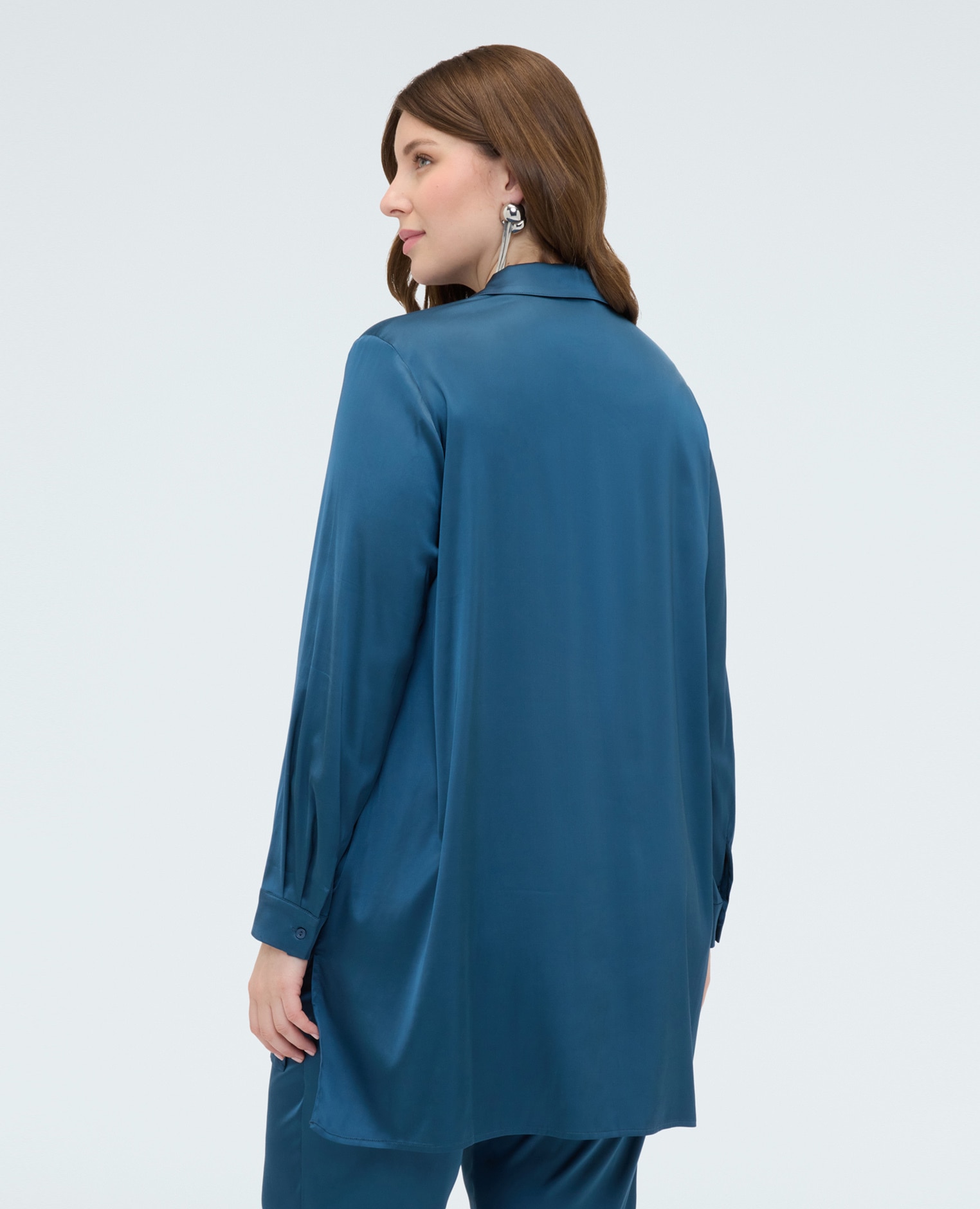 Camisa de mujer en raso stretch línea amplia y suave para el máximo confort - Fiorella Rubino - Azul Azul-2