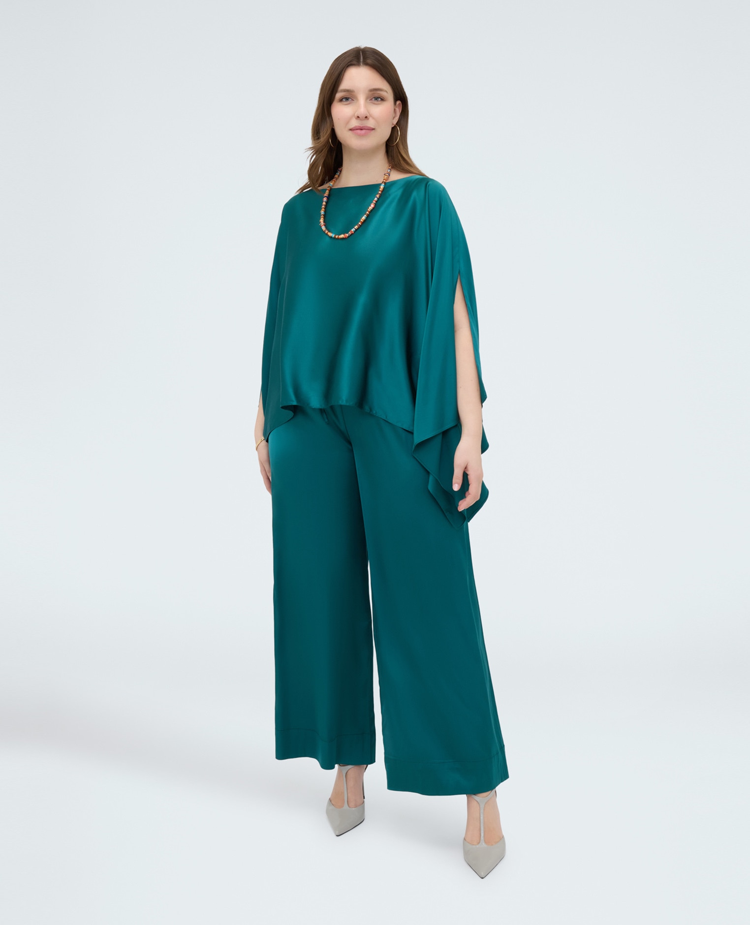 Pantalones de mujer wide leg en raso de viscosa perfectos para los momentos especiales y para los looks cotidianos - Fiorella Rubino - Verde Verde-3