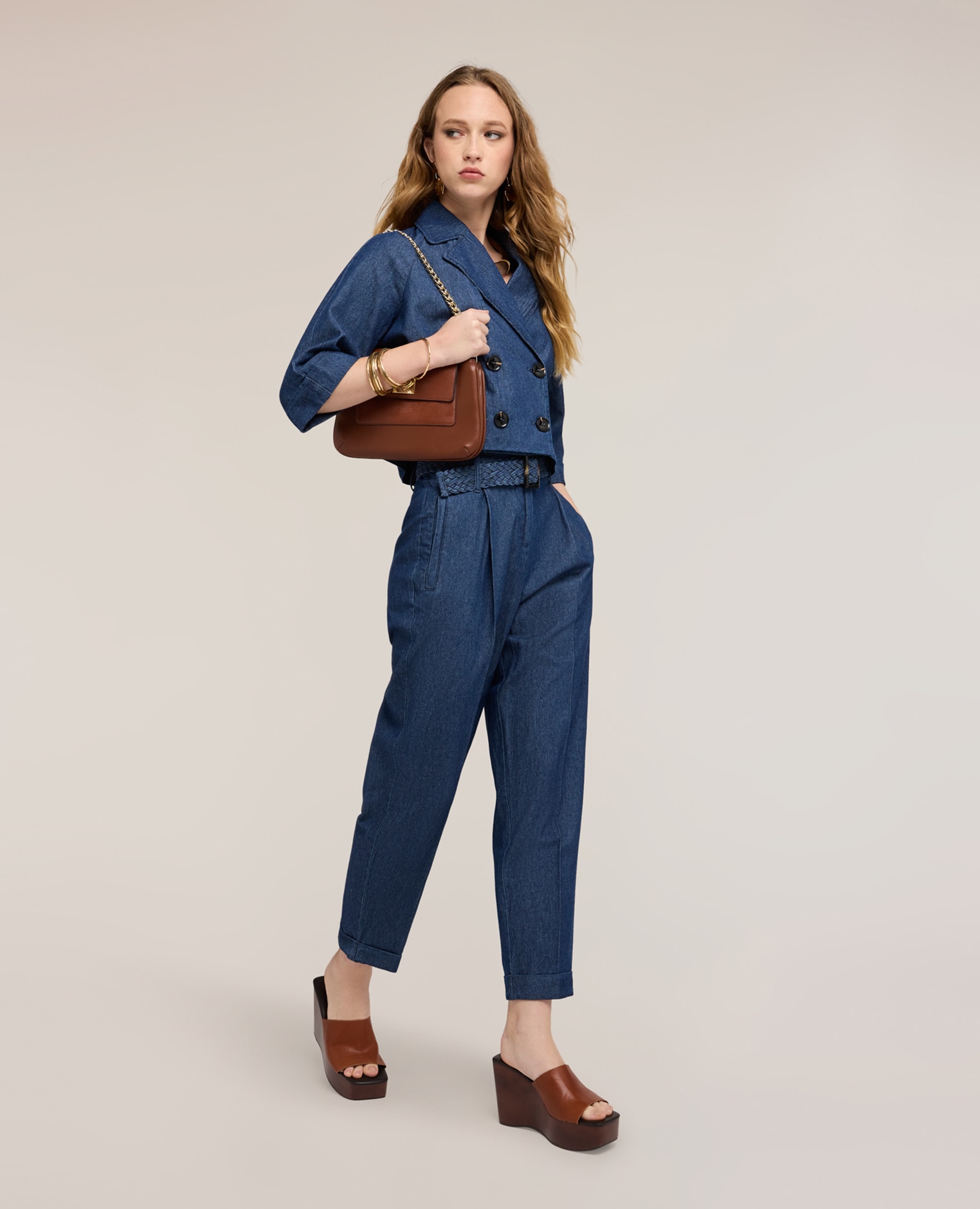 Vaqueros de mujer carrot con cinturón trenzado talle alto con cierre de cremallera cinturón trenzado con hebilla de resina - Motivi - Azul Azul-1