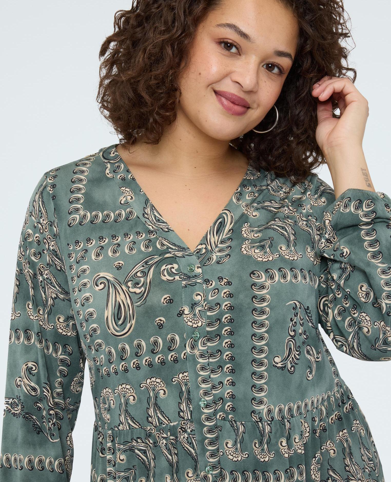 Vestido corto smile con estampado paisley manga larga - Fiorella Rubino - Verde claro Verde claro-4