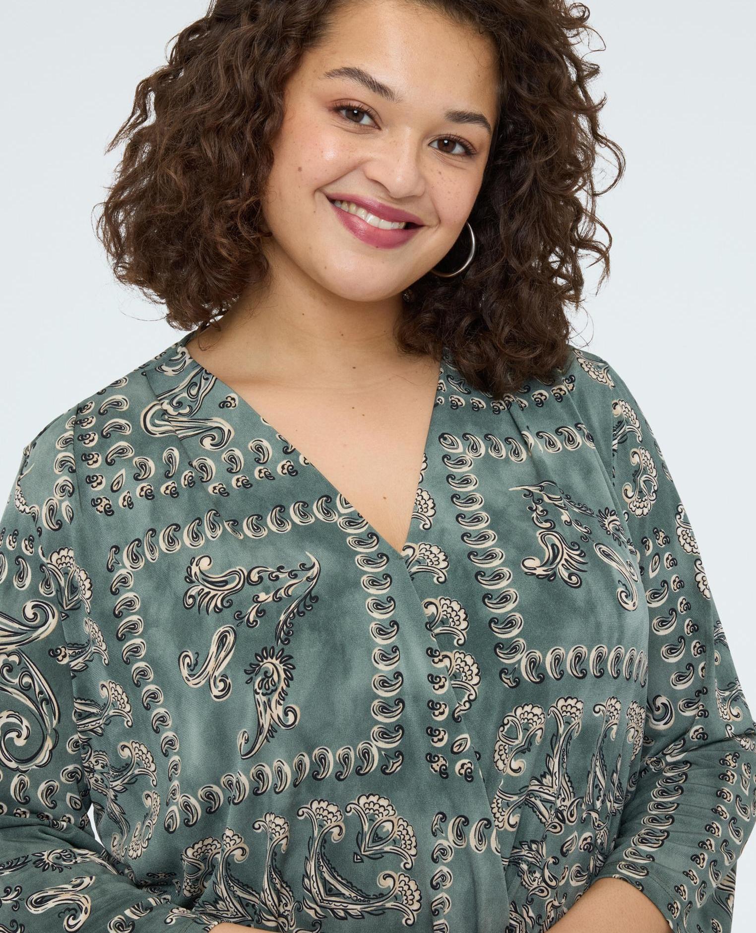 Camiseta de mujer de jersey con estampado paisley - Fiorella Rubino - Verde claro Verde claro-4
