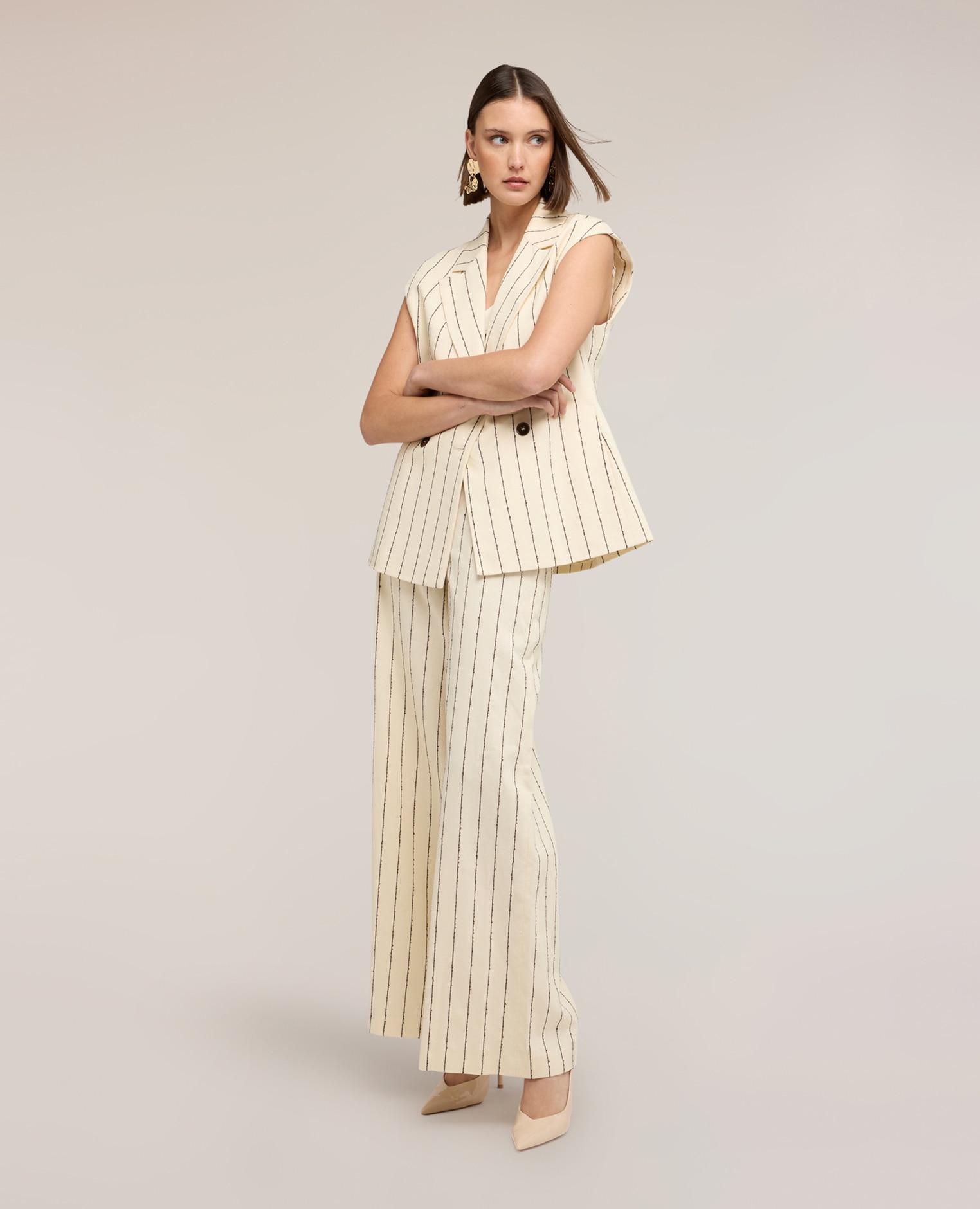 Chaleco de mujer a rayas diplomáticas the tailoring lab modelo cruzado con cierre de botones y ajuste regular - Motivi - Beige Beige-3