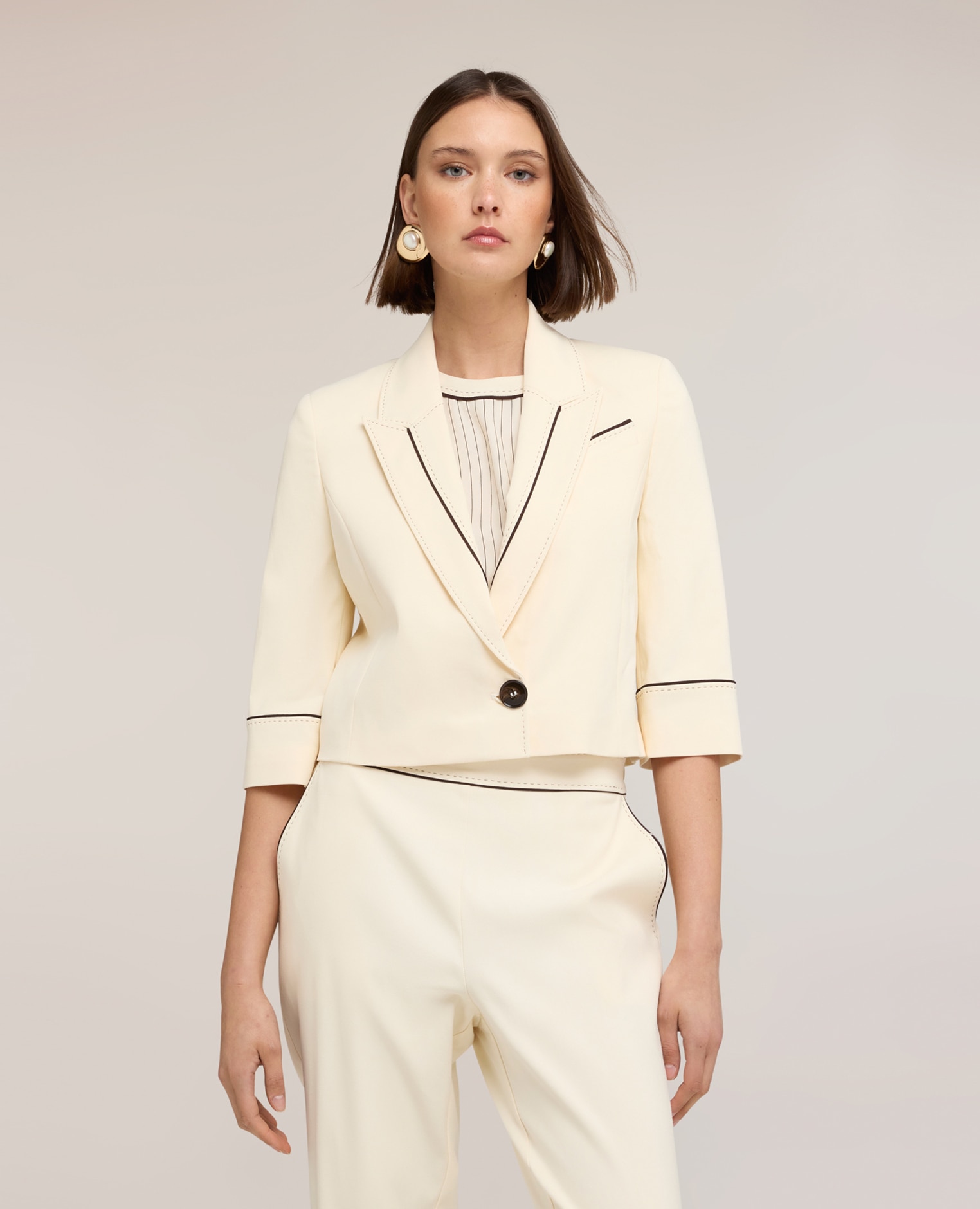 Motivi - Chaqueta de mujer spencer the tailoring lab modelo boxy con mangas de tres cuartos.