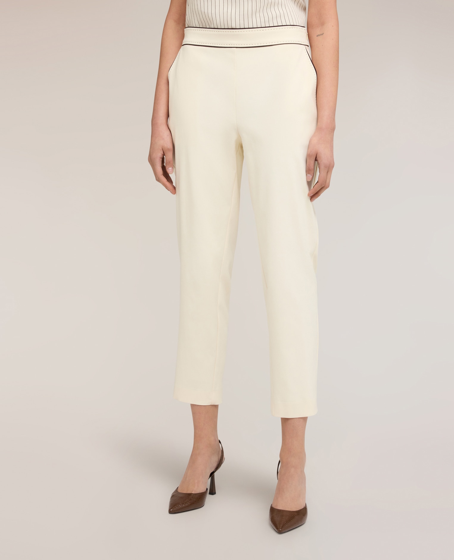 Motivi - Pantalones de mujer con ribete the tailoring lab ajuste recto cintura alta con cinturón.