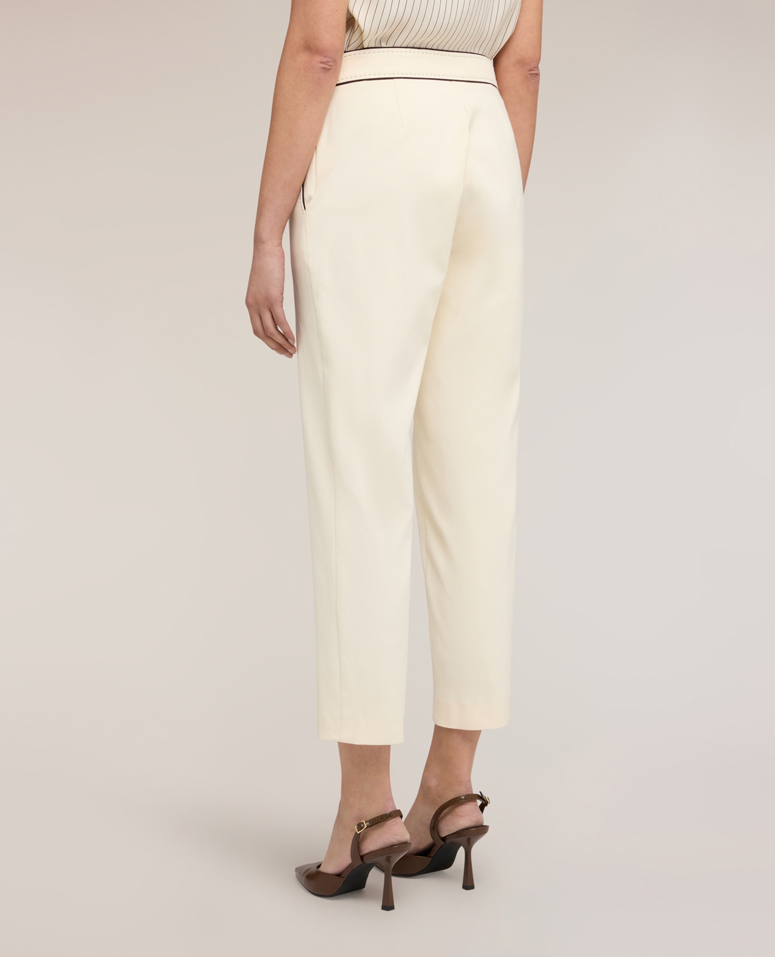 Pantalones de mujer con ribete the tailoring lab ajuste recto cintura alta con cinturón - Motivi - Blanco Blanco-2