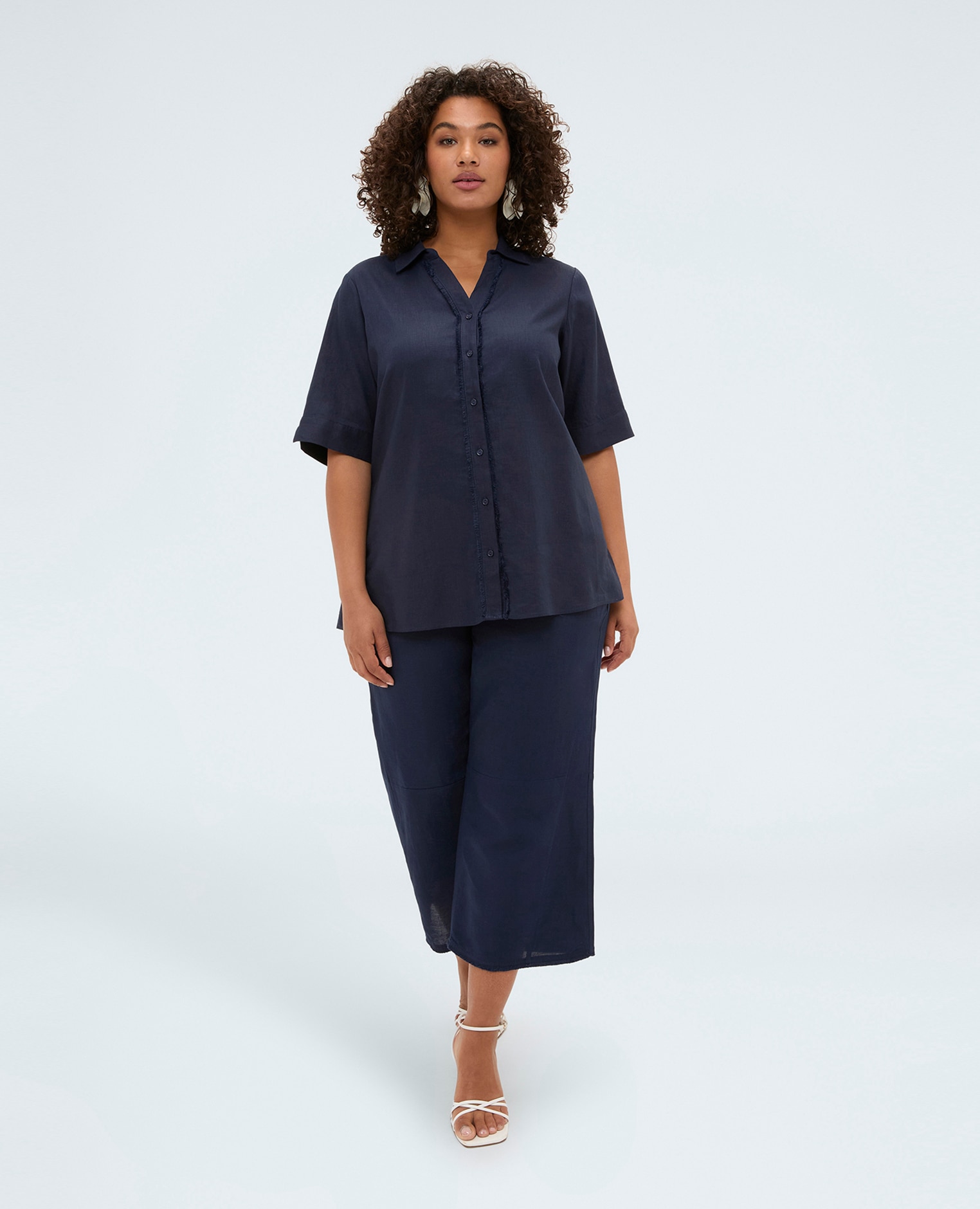 Camisa de mujer boxy en mezcla de lino y viscosa cierre con botones y abertura y botones posteriores - Fiorella Rubino - Azul Azul-3