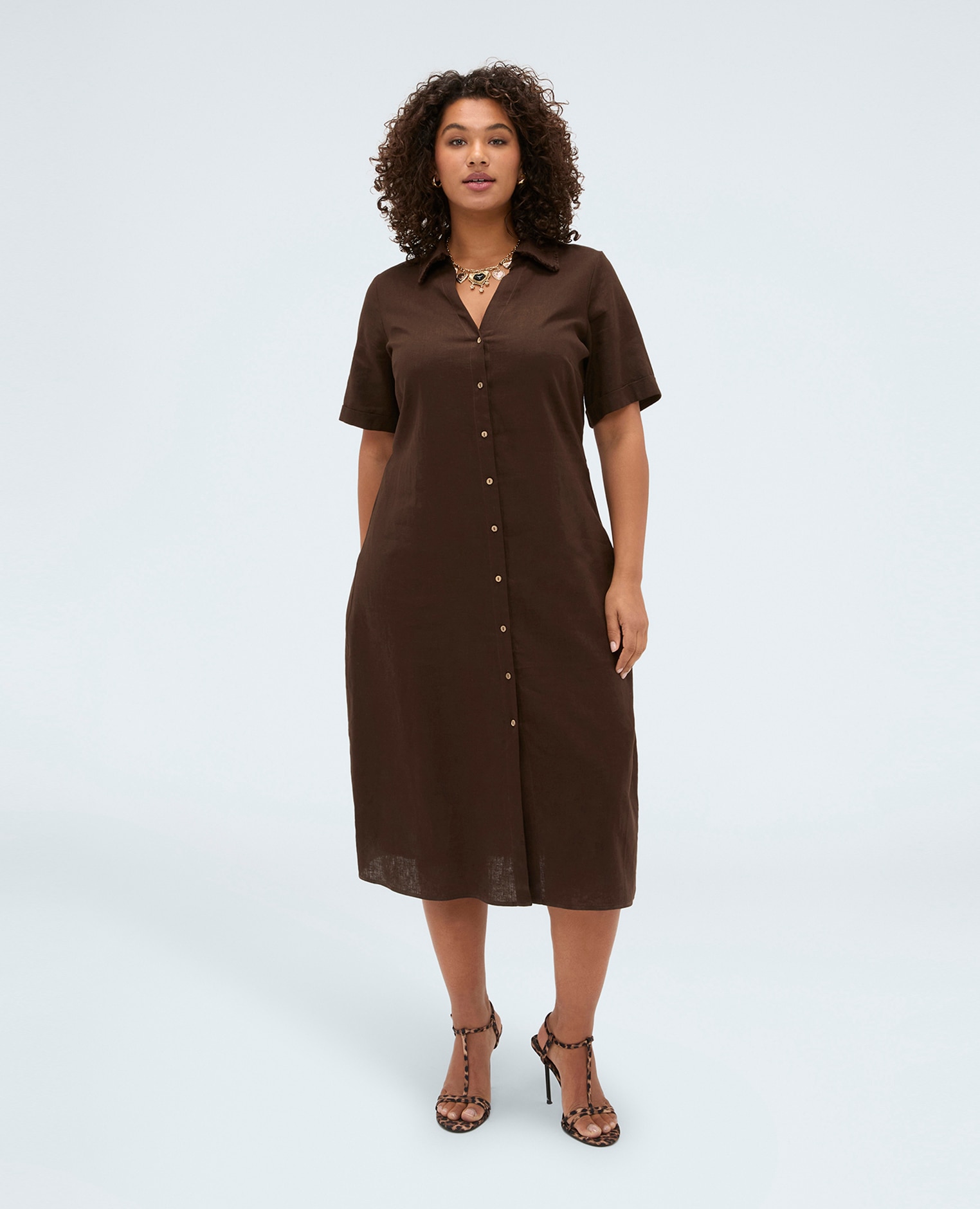 Fiorella Rubino - Vestido camisero en mezcla de lino y viscosa mangas cortas y cierre frontal con botones.