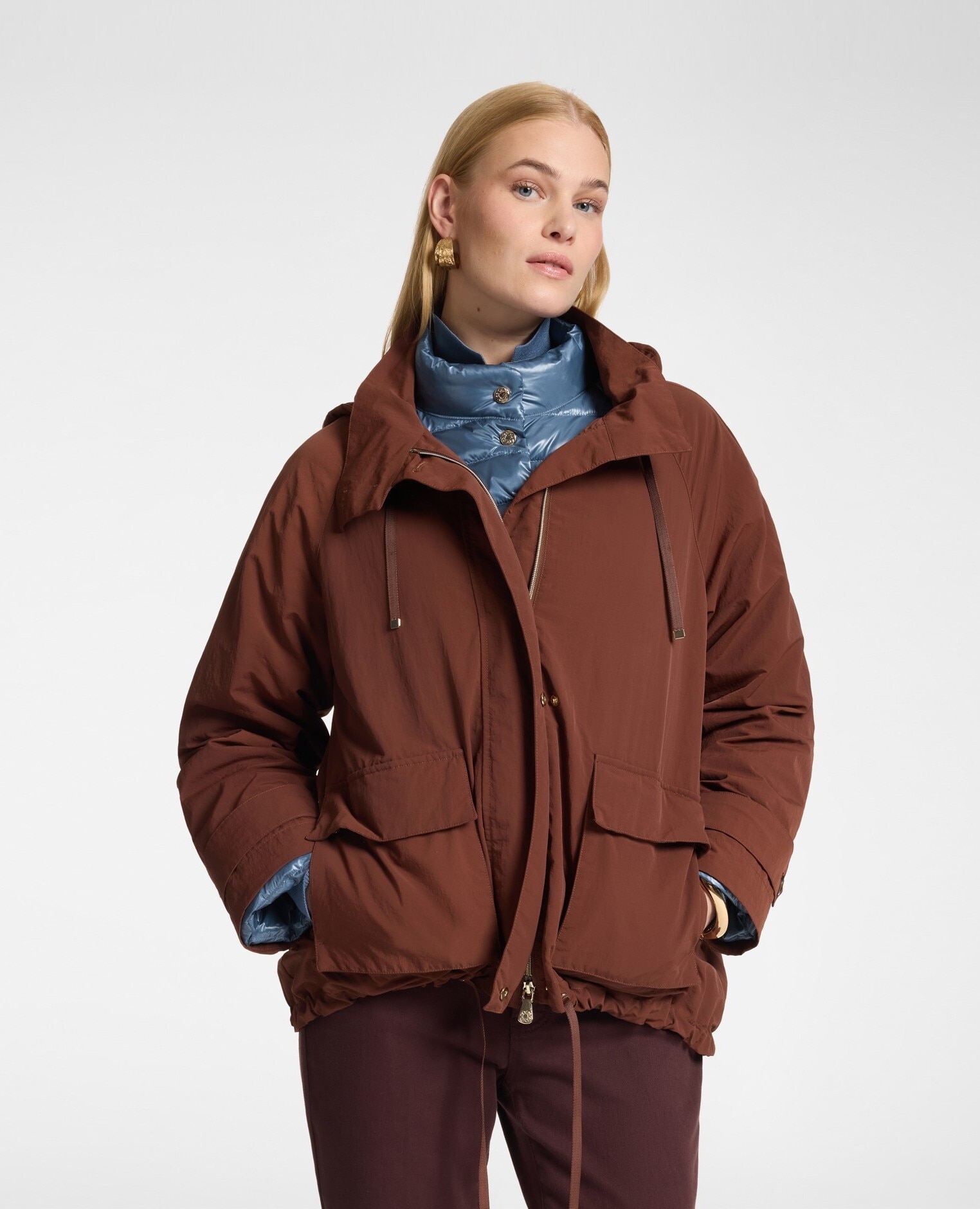 Parka de mujer con bolsillos cargo ajuste acampanado largo medio cierre con cremallera y botones - Elena Miró - Marrón Marrón-1