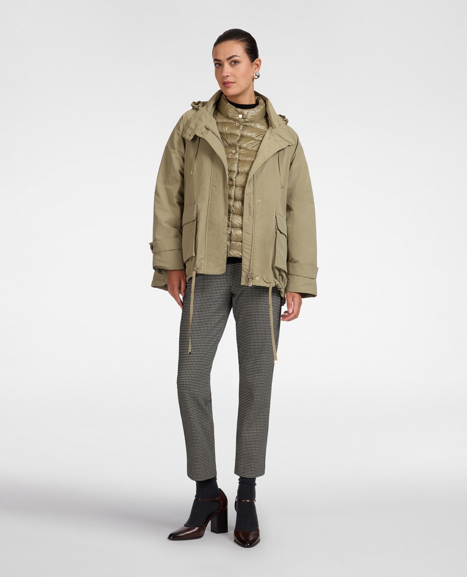 Parka de mujer con bolsillos cargo ajuste acampanado largo medio cierre con cremallera y botones - Elena Miró - Verde militar Verde militar-3