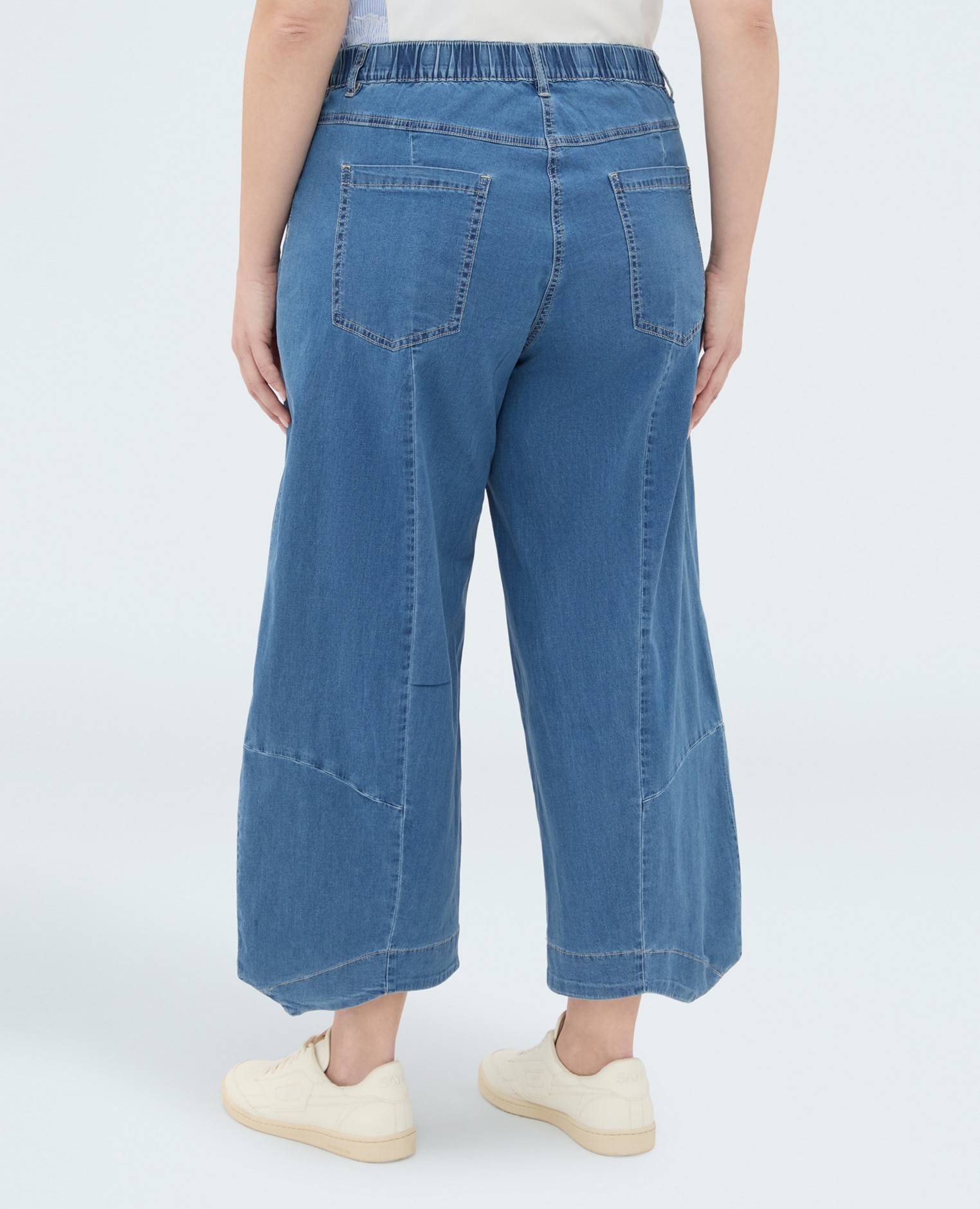 Vaqueros de mujer baggy en denim efecto lavado bolsillos delanteros cierre con botones y cremallera delante y elástico detrás - Fiorella Rubino - Azul Azul-2