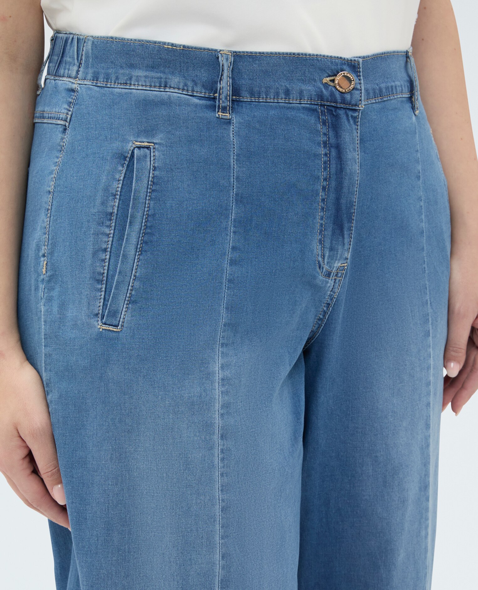 Vaqueros de mujer baggy en denim efecto lavado bolsillos delanteros cierre con botones y cremallera delante y elástico detrás - Fiorella Rubino - Azul Azul-4