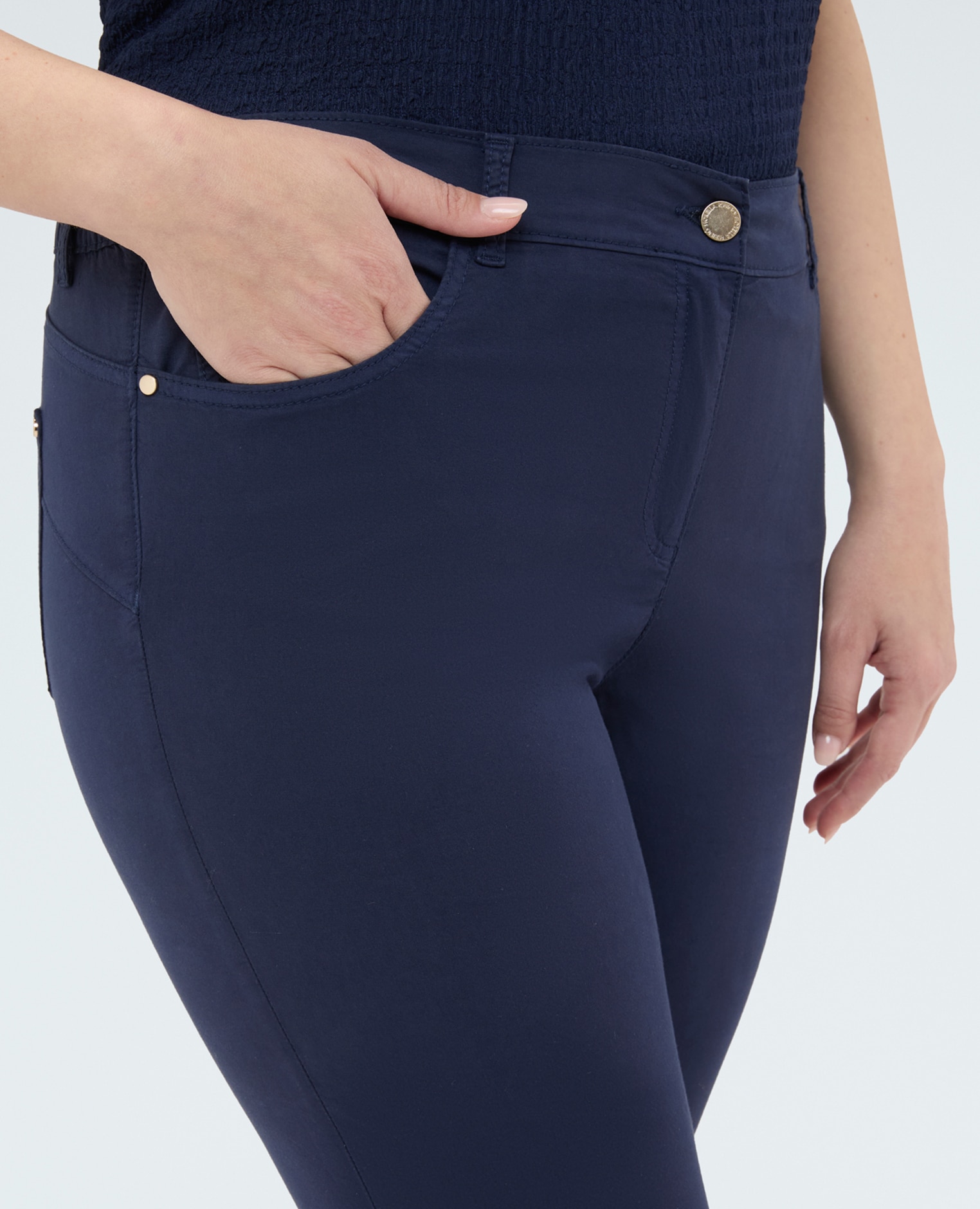 Pantalones de mujer kick flare de algodón ligero versátiles y fáciles de combinar - Fiorella Rubino - Azul Azul-4