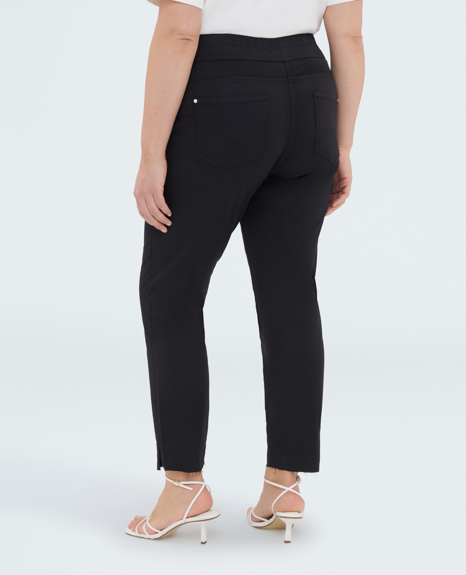 Pantalones de mujer skinny de algodón bolsillos de ojal y corte vivo en el bajo - Fiorella Rubino - Negro Negro-2