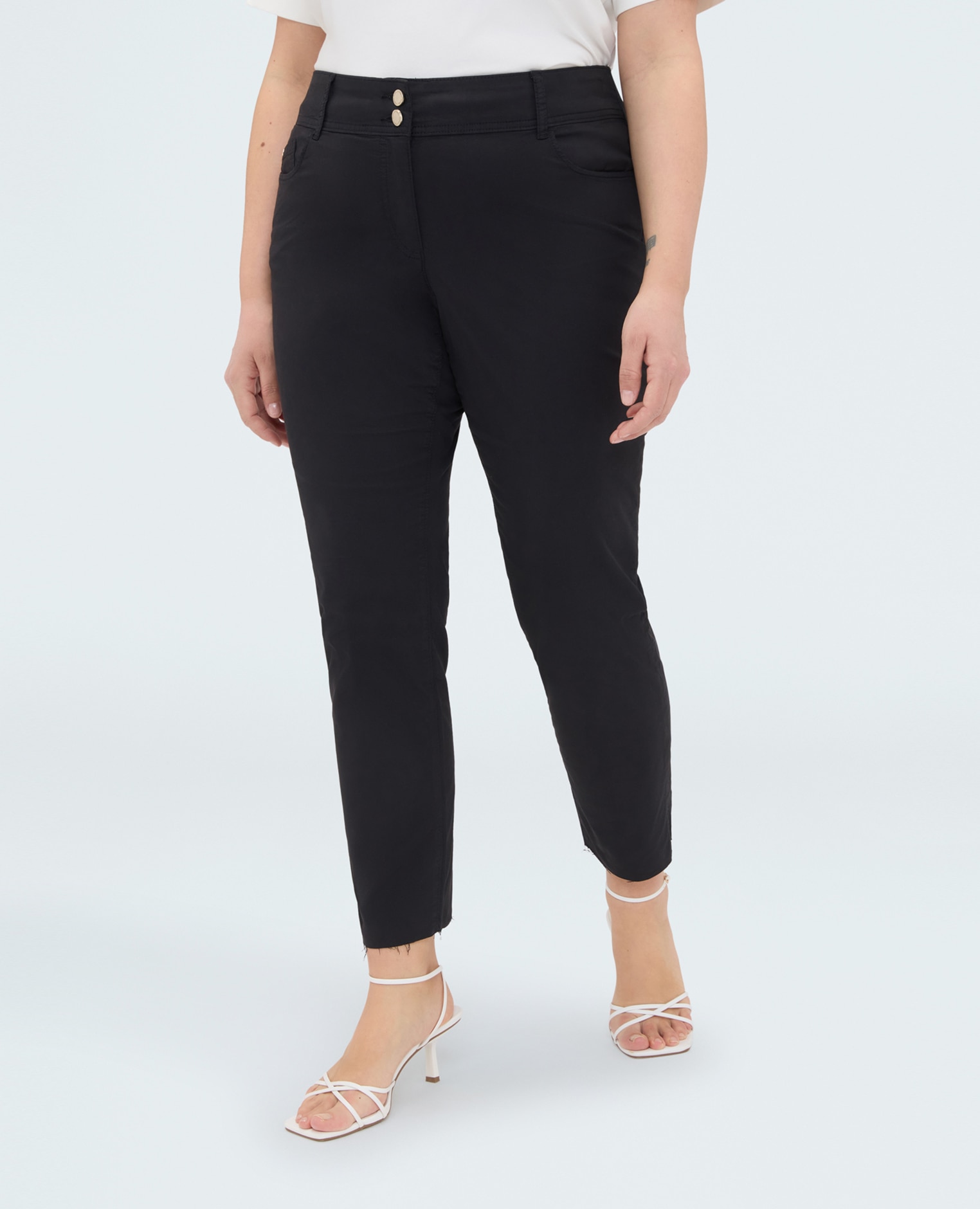 Pantalones de mujer skinny de algodón bolsillos de ojal y corte vivo en el bajo - Fiorella Rubino - Negro Negro-3