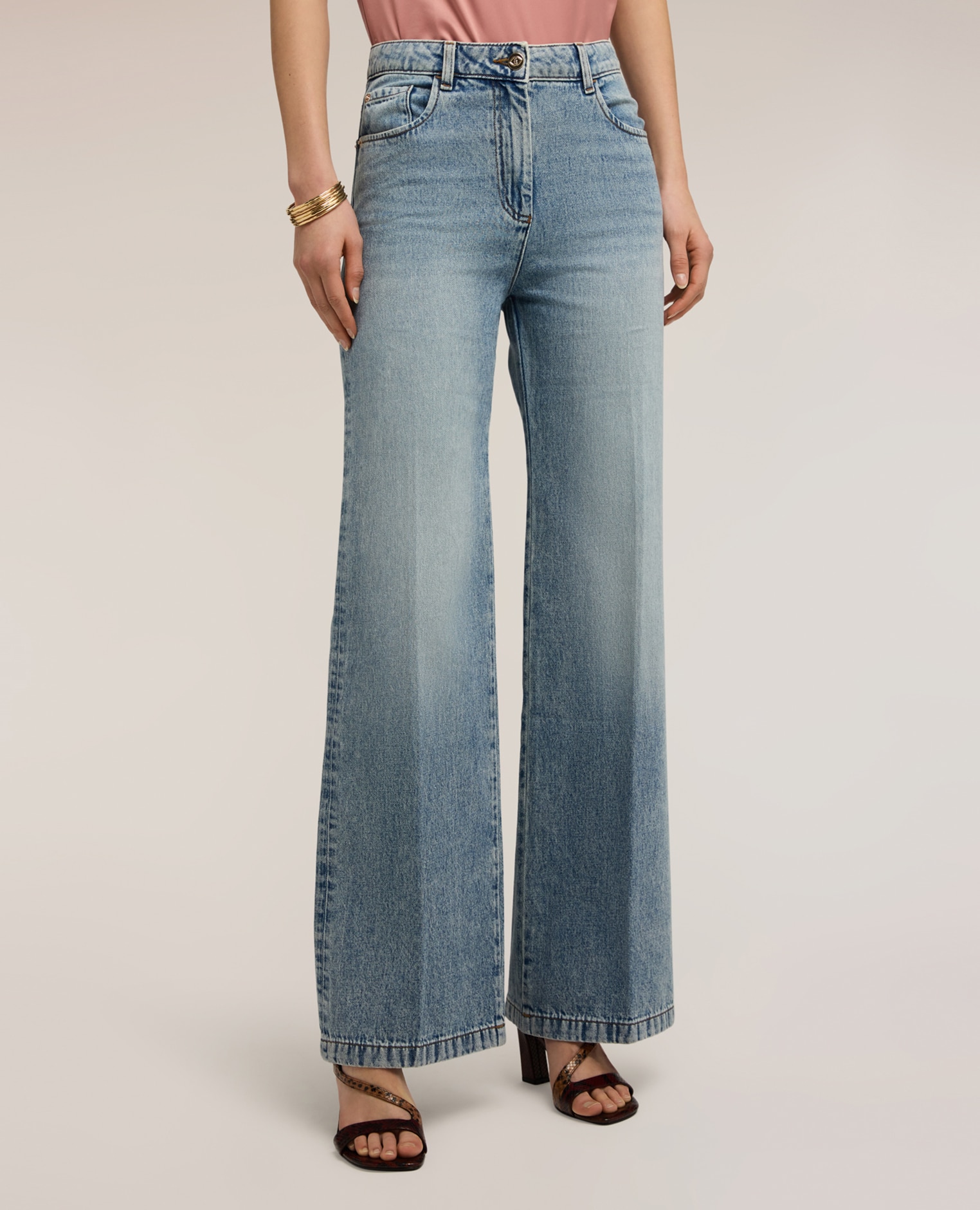 Jeans de mujer de pierna ancha modelo de cinco bolsillos con cierre de botón y cremallera - Motivi - Azul claro Azul claro-3