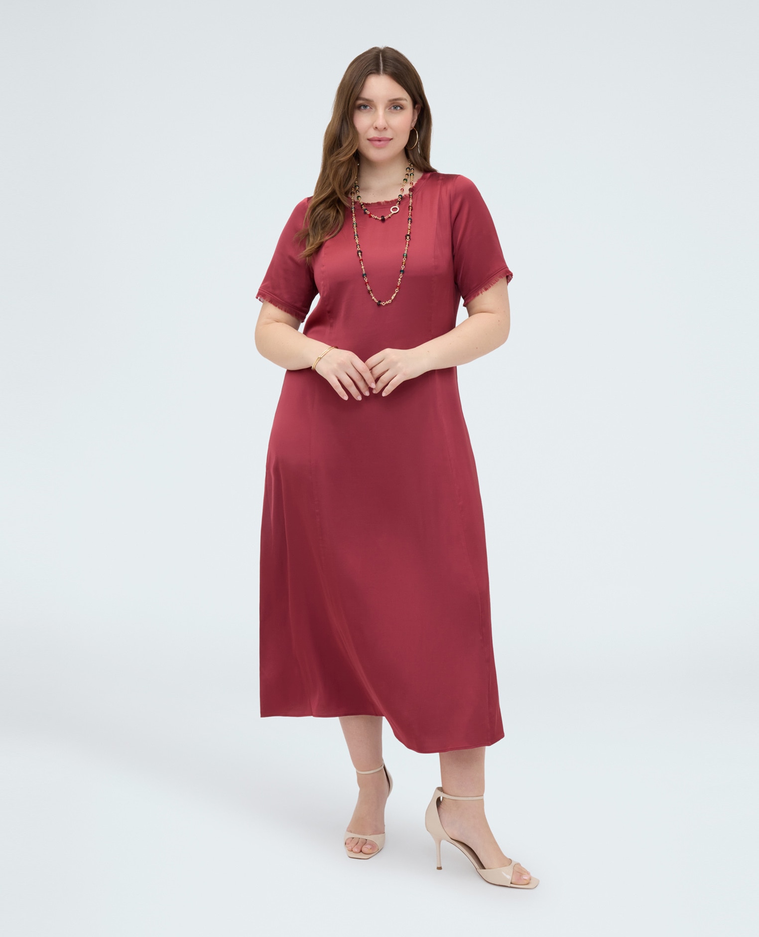 Vestido línea a en raso con detalles deshilachados cuello redondo y mangas cortas con detalle deshilachado - Fiorella Rubino - Rojo Rojo-3