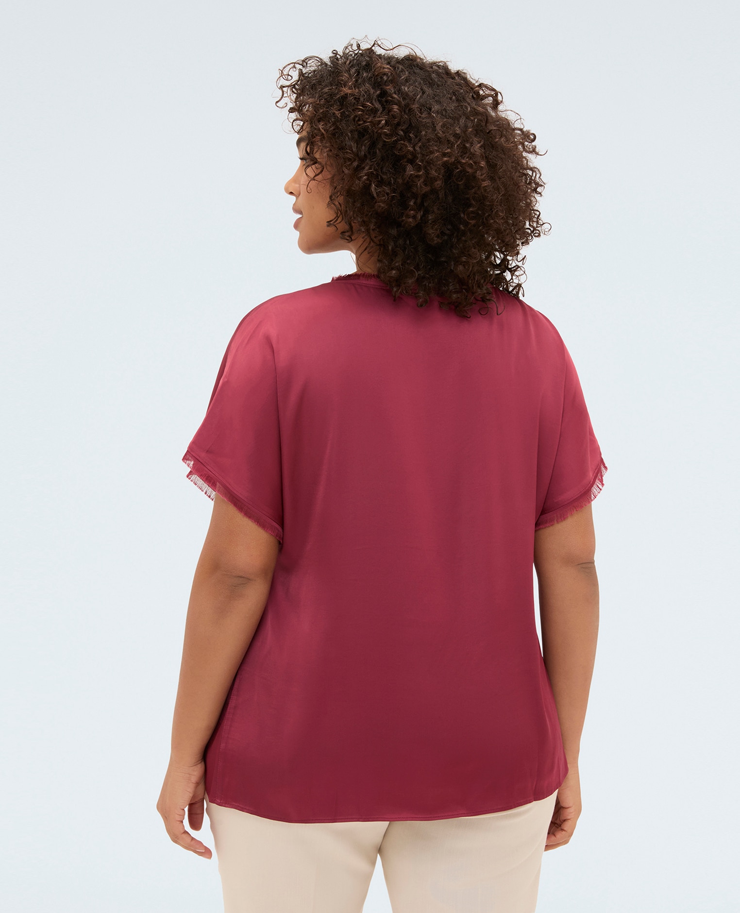 Top de mujer de raso con detalles deshilachados para una sensación agradable en la piel - Fiorella Rubino - Rojo Rojo-2