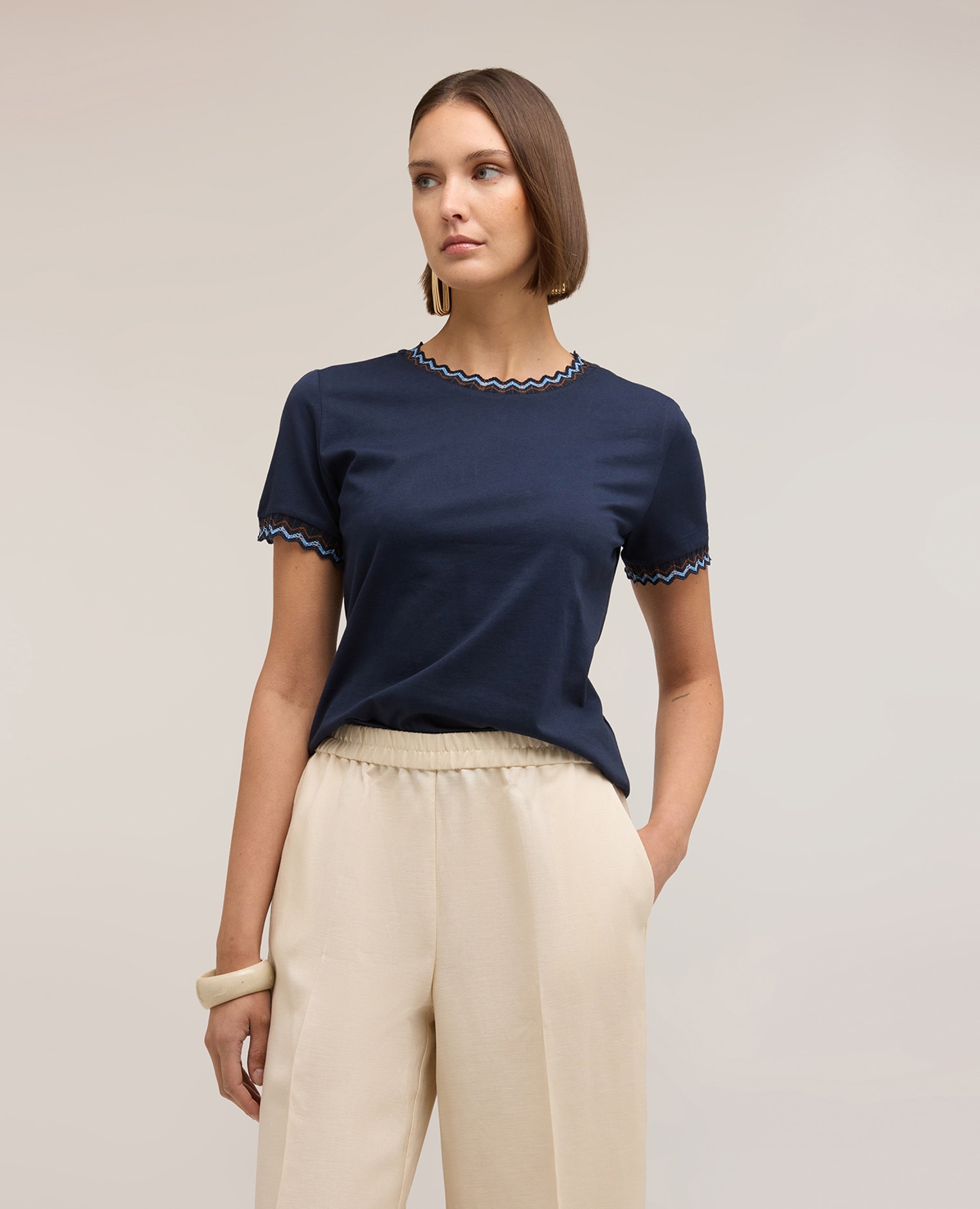 Camiseta de mujer con bordes de punto bordes en punto trabajado - Motivi - Azul Azul-1