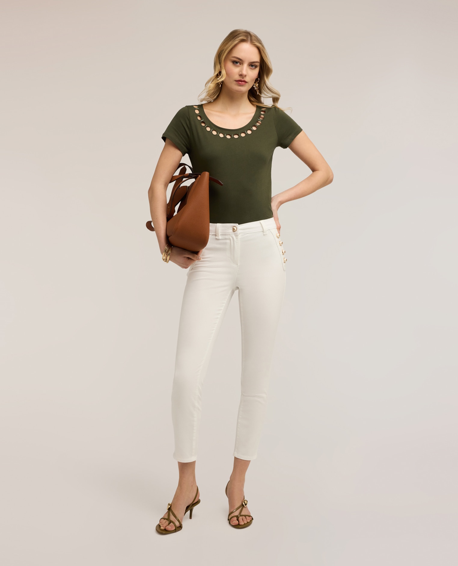Camiseta de mujer con motivos cut-out escote redondo amplio - Motivi - Kaki Kaki-3