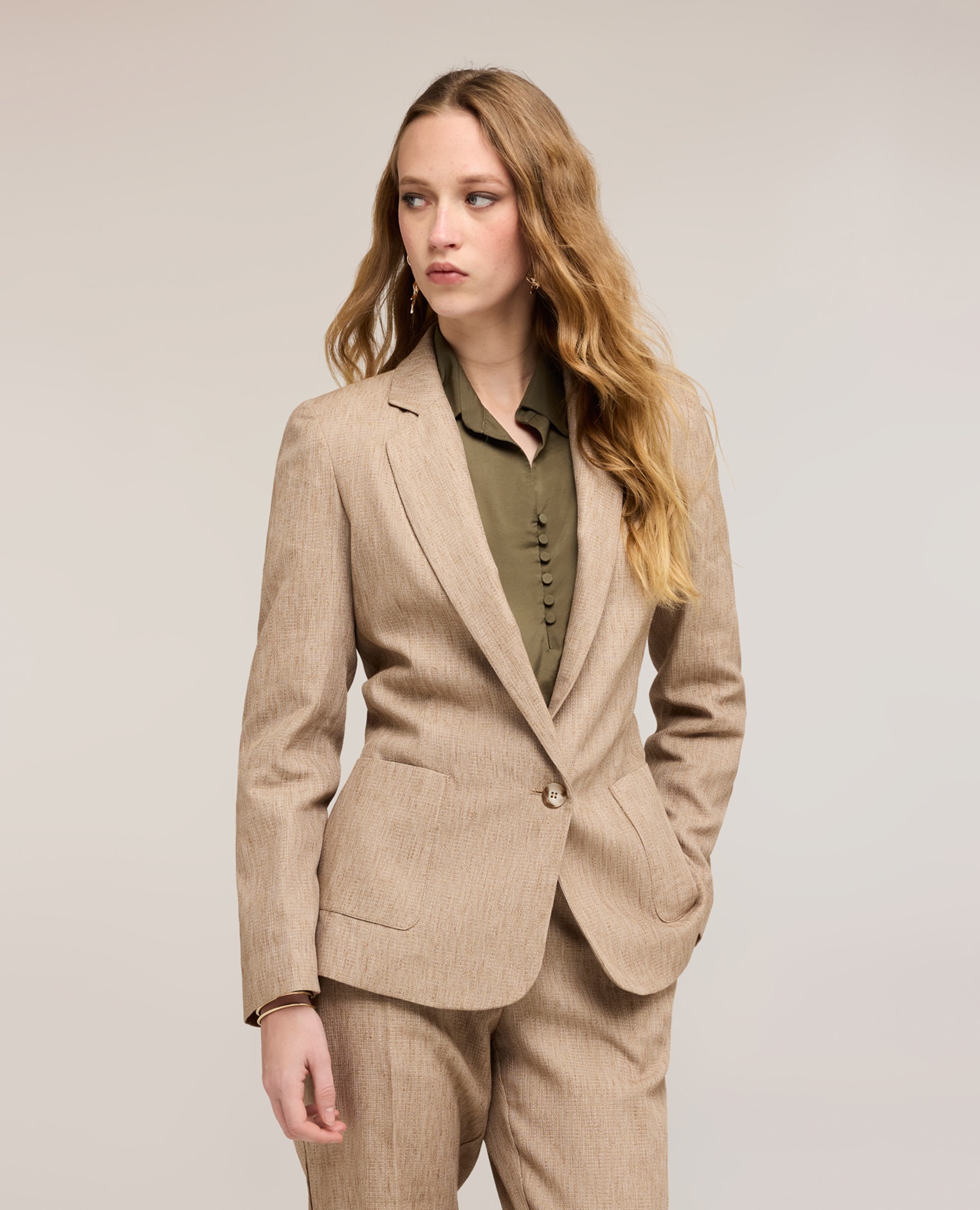 Motivi - Blazer de mujer de un botón mezcla de lino modelo con ajuste regular cierre de botonadura sencilla con botón.