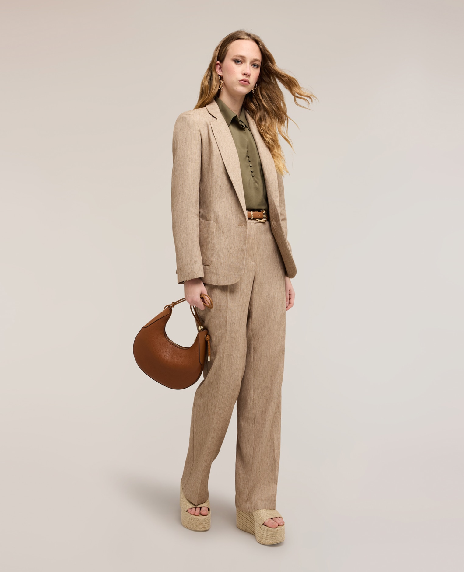 Blazer de mujer de un botón mezcla de lino modelo con ajuste regular cierre de botonadura sencilla con botón - Motivi - Beige Beige-3