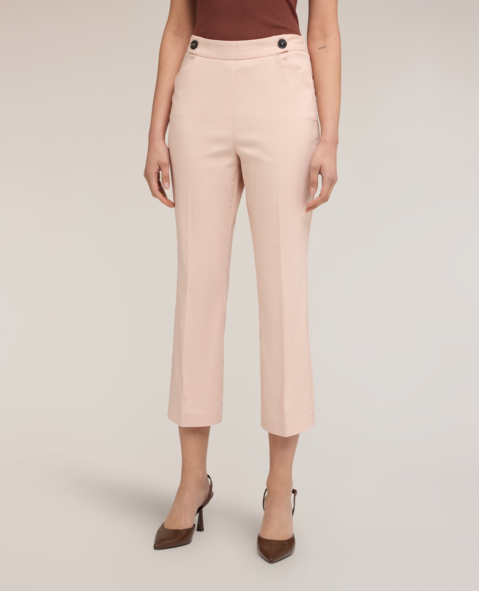 Motivi - Pantalones de mujer kick flare de algodón técnico talle alto cierre con cremallera.