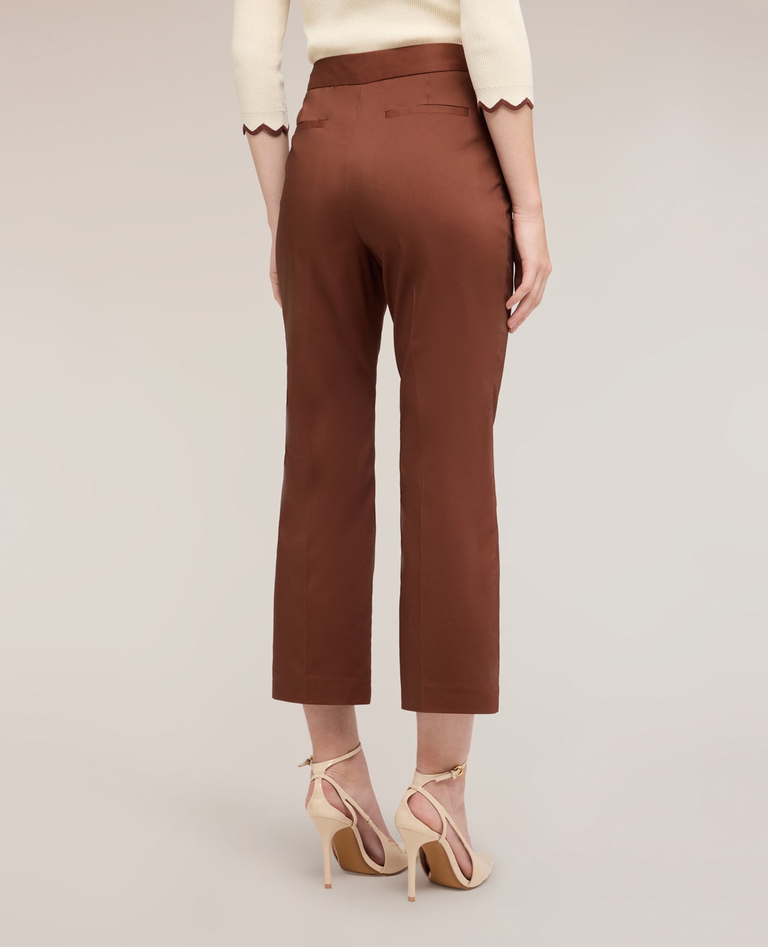 Pantalones de mujer kick flare de algodón técnico talle alto cierre con cremallera - Motivi - Marrón Marrón-2