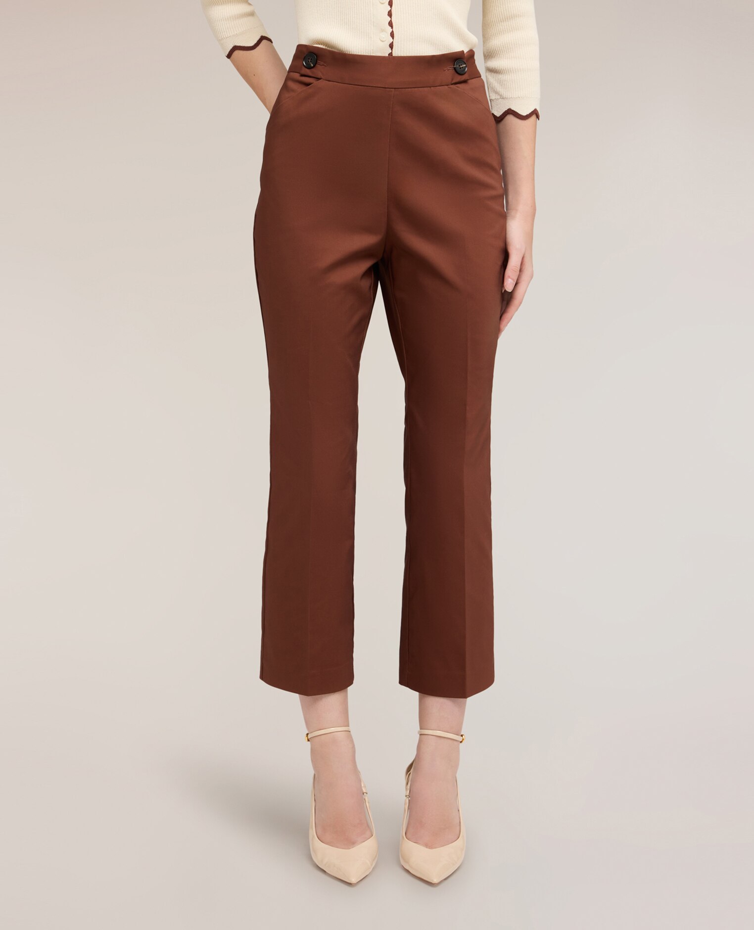 Pantalones de mujer kick flare de algodón técnico talle alto cierre con cremallera - Motivi - Marrón Marrón-3