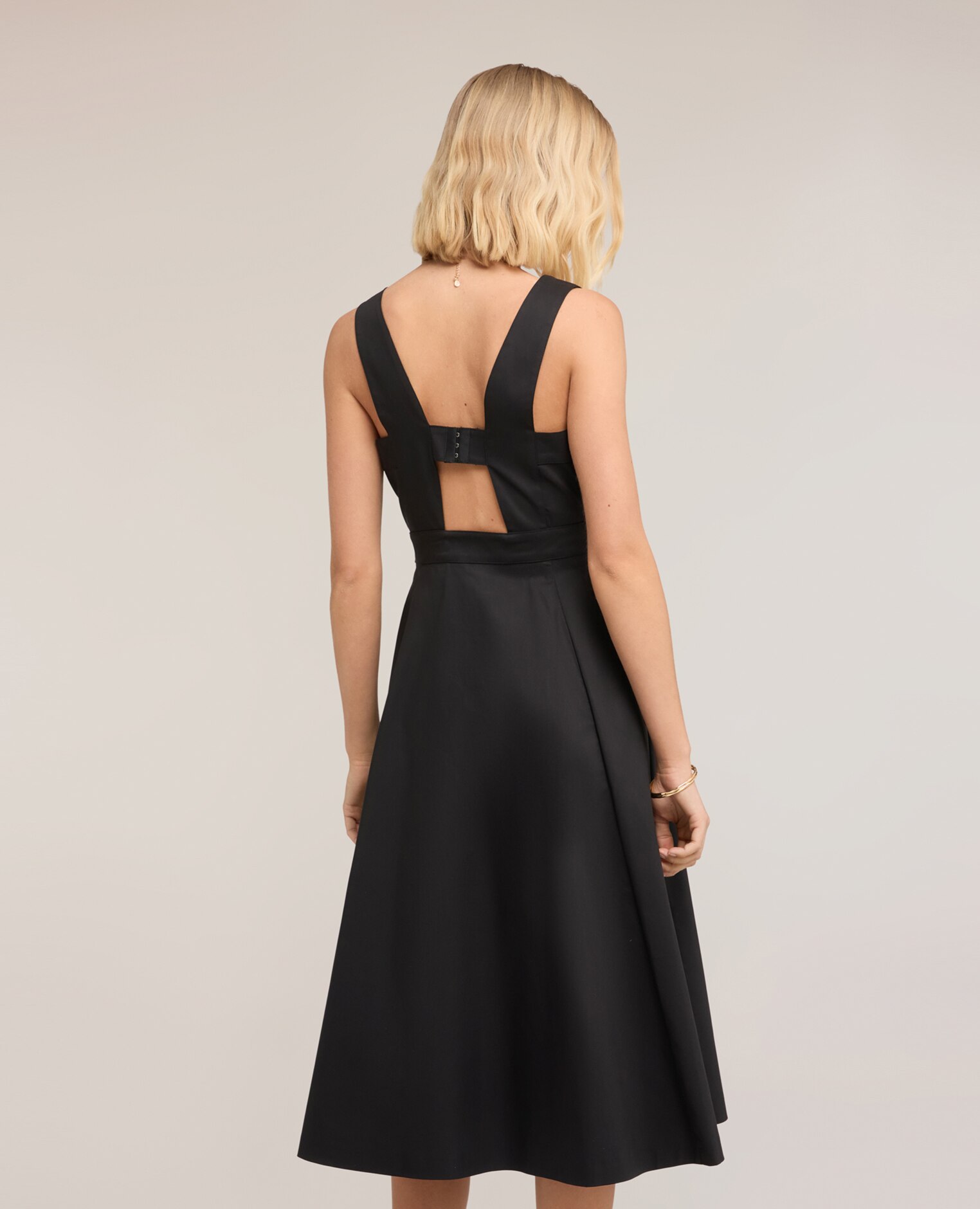 Vestido flare en algodón técnico corpiño con escote en v y cierre posterior con corchetes - Motivi - Negro Negro-2