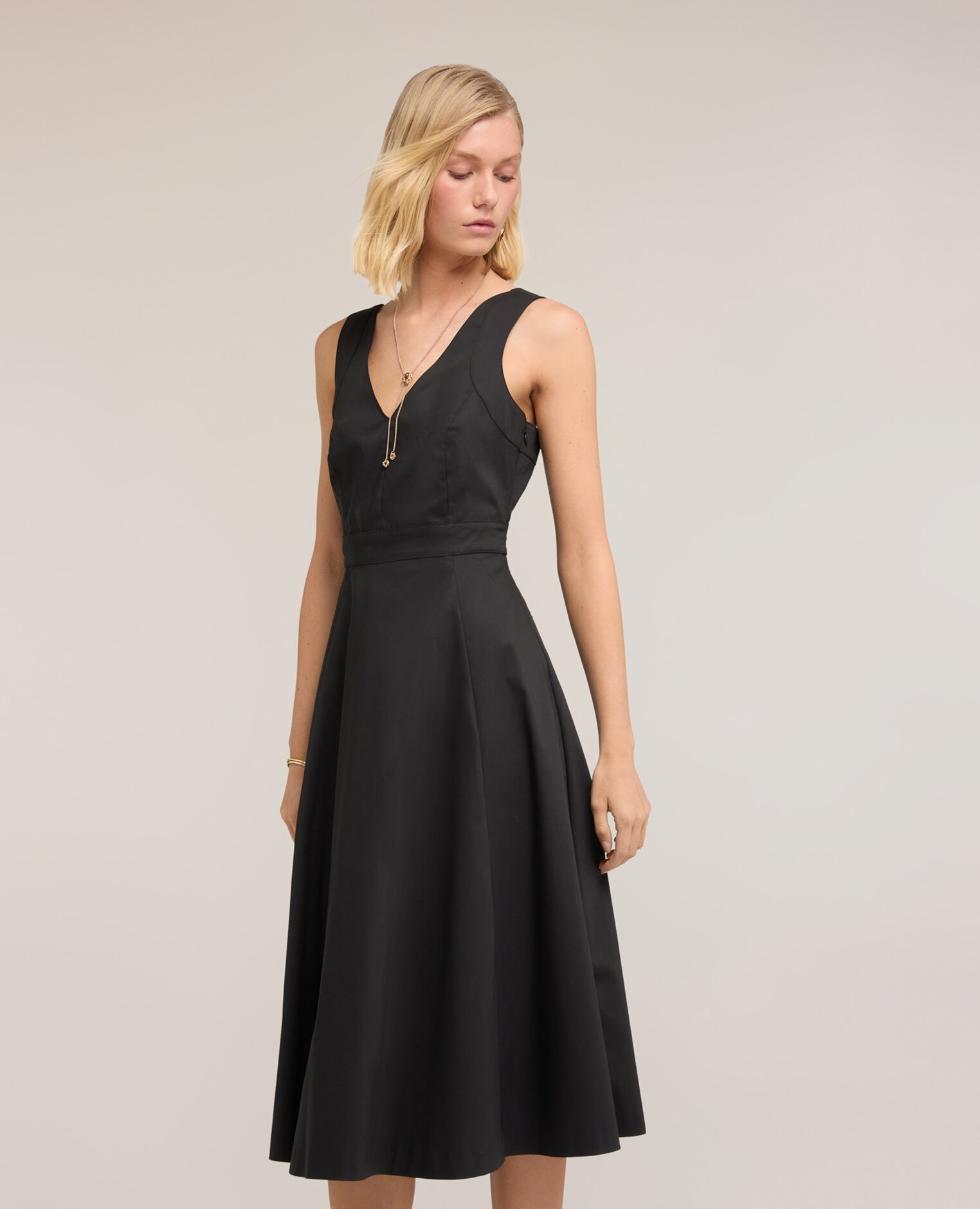 Vestido flare en algodón técnico corpiño con escote en v y cierre posterior con corchetes - Motivi - Negro Negro-3