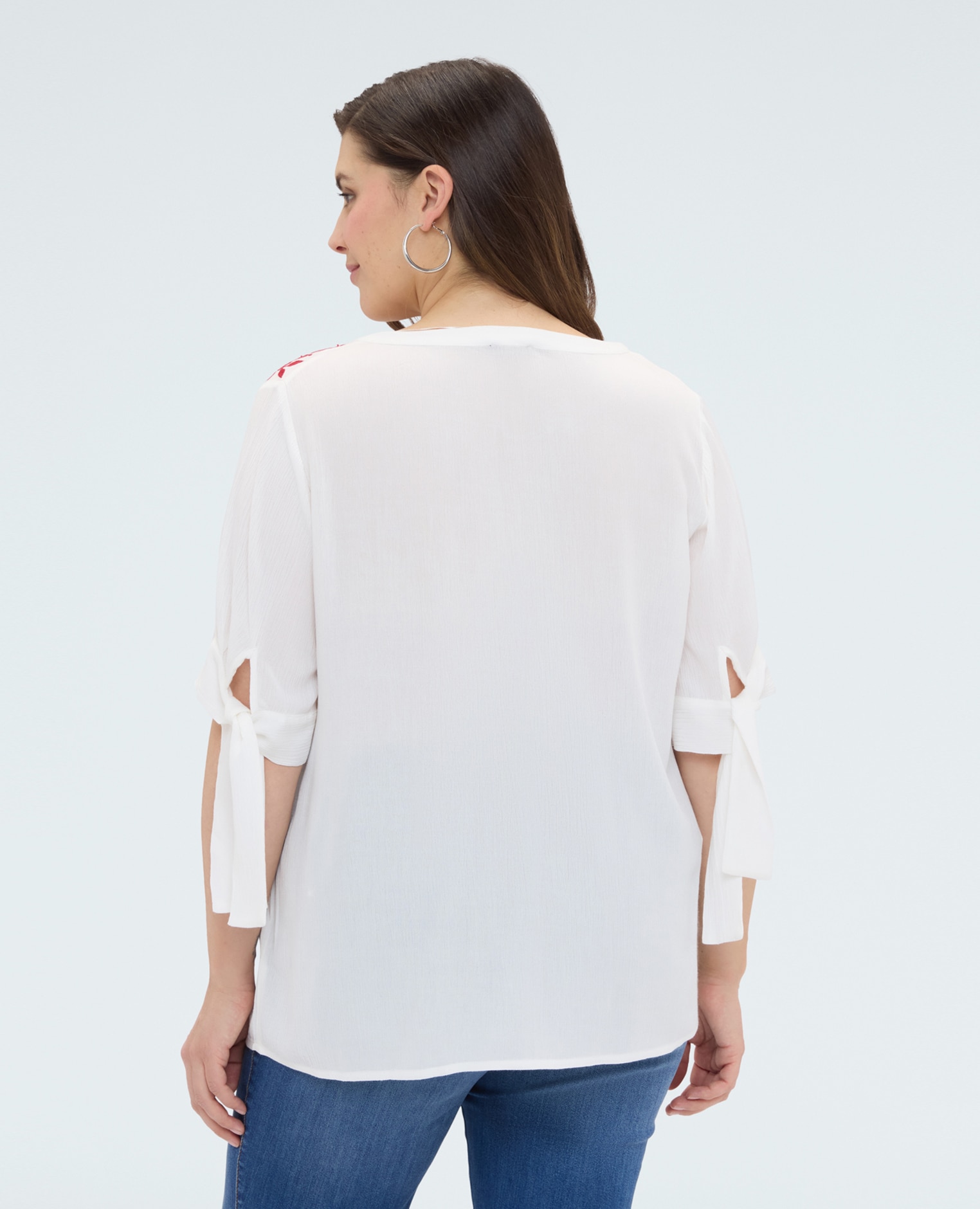 Blusa de mujer con bordados florales cierre con botones - Fiorella Rubino - Blanco Blanco-2
