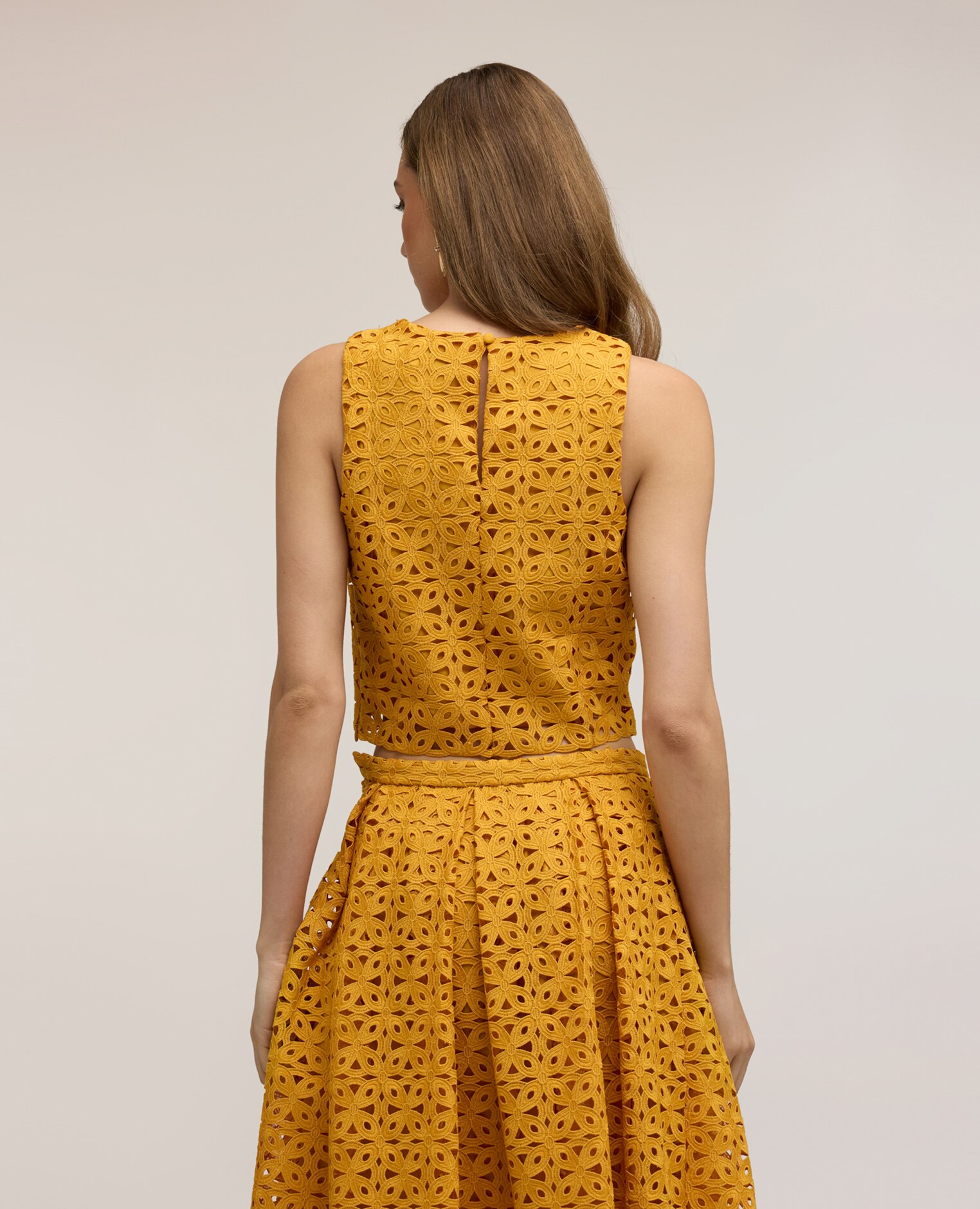 Top de mujer de encaje de macramé ajuste entallado - Motivi - Amarillo Amarillo-2