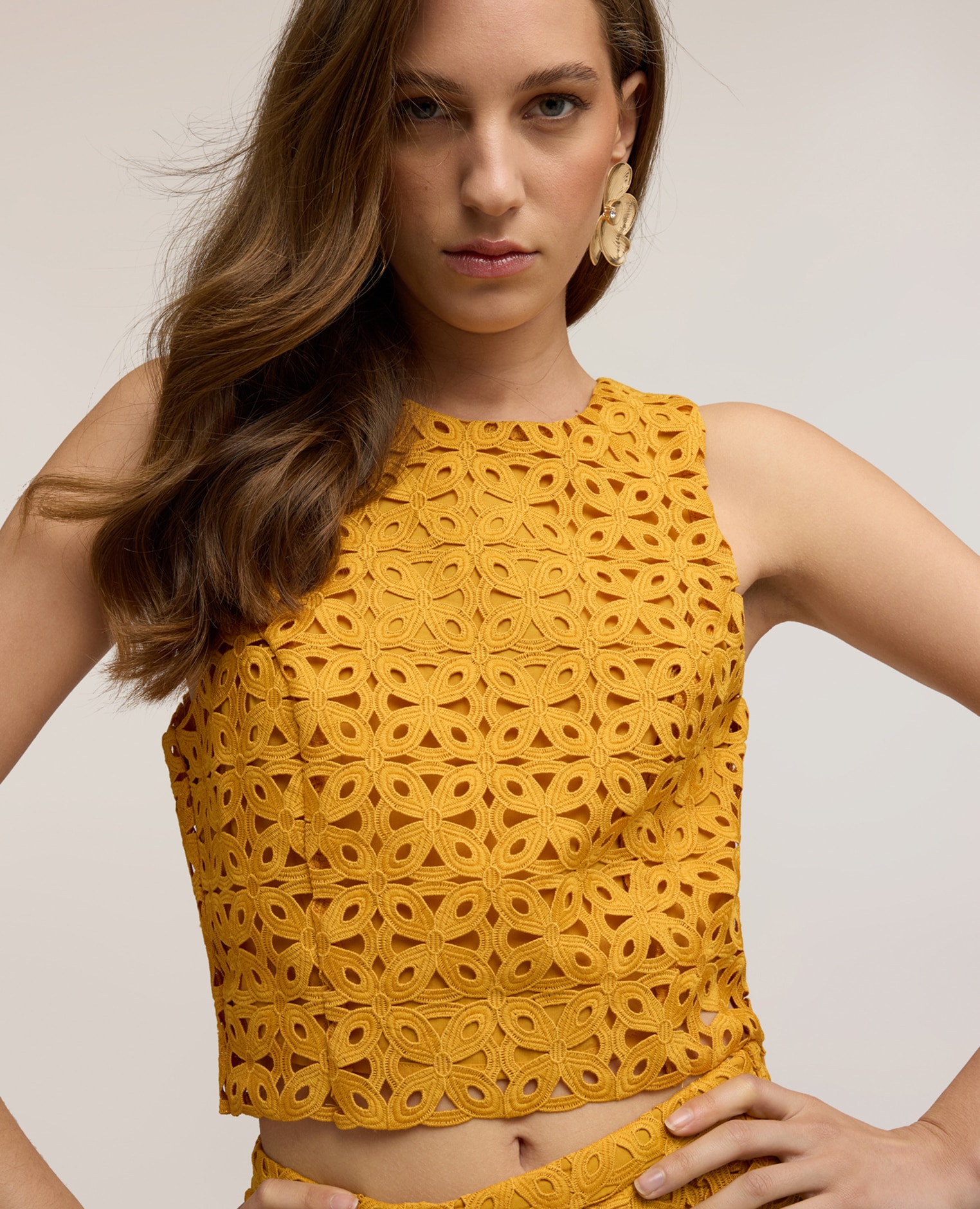 Top de mujer de encaje de macramé ajuste entallado - Motivi - Amarillo Amarillo-4