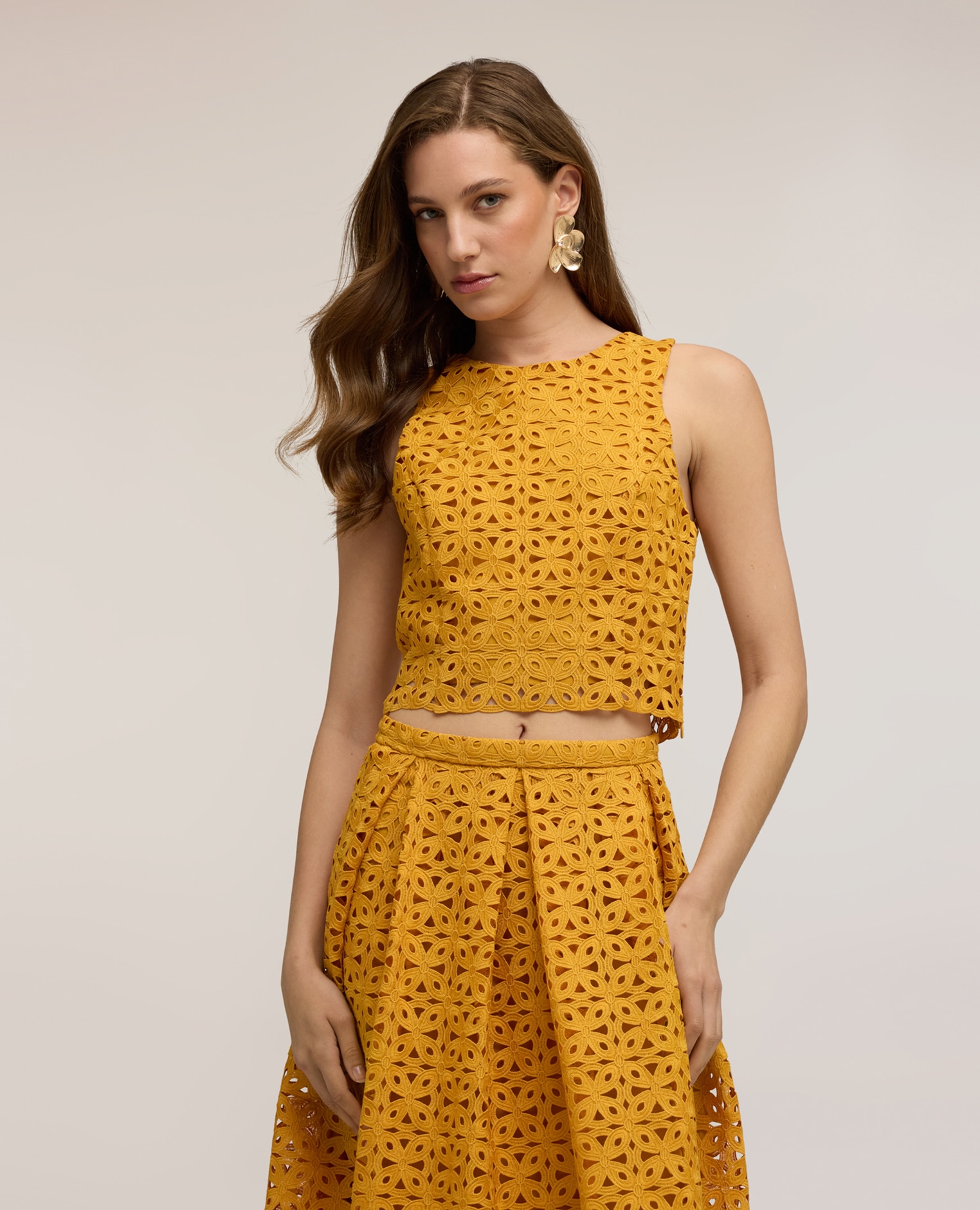 Motivi - Top de mujer de encaje de macramé ajuste entallado.