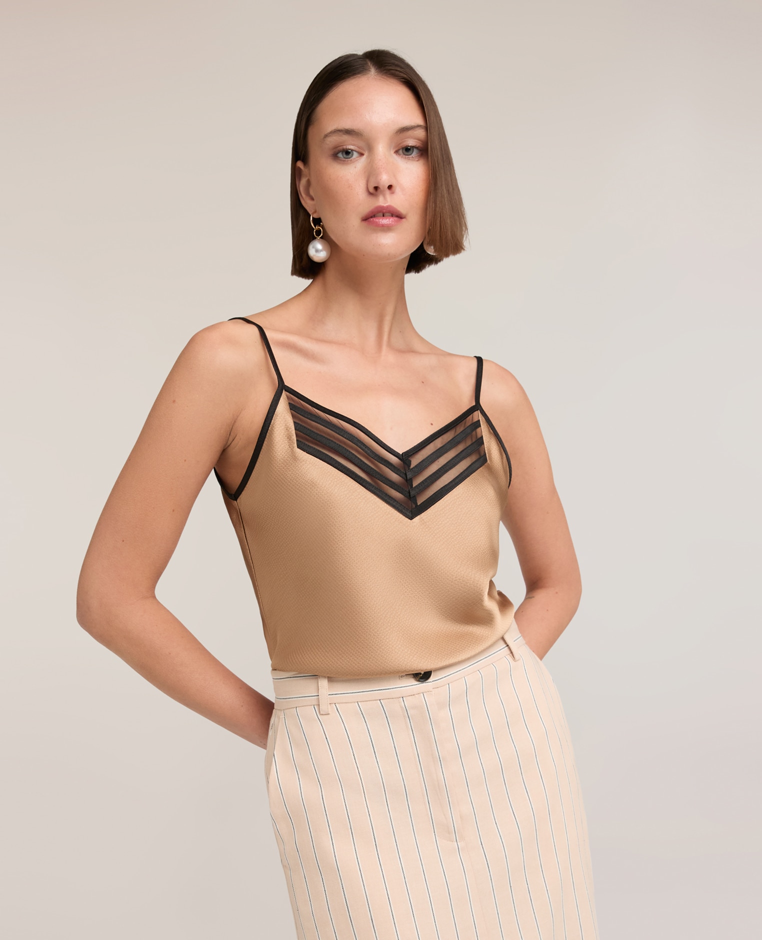 Top de mujer de raso con borde de tul tirantes finos ajustables - Motivi - Beige Beige-1