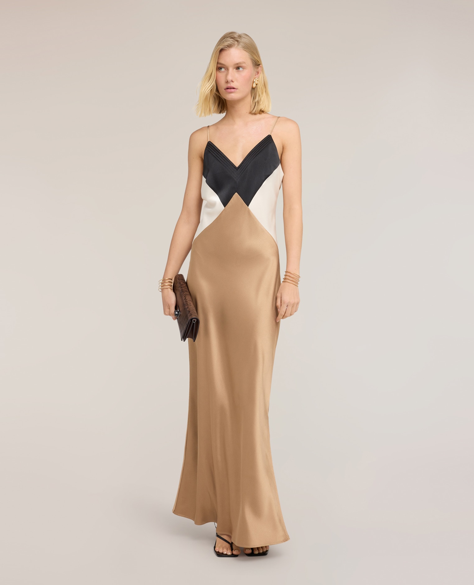 Vestido largo de satén tirantes finos escote en v - Motivi - Beige Beige-3