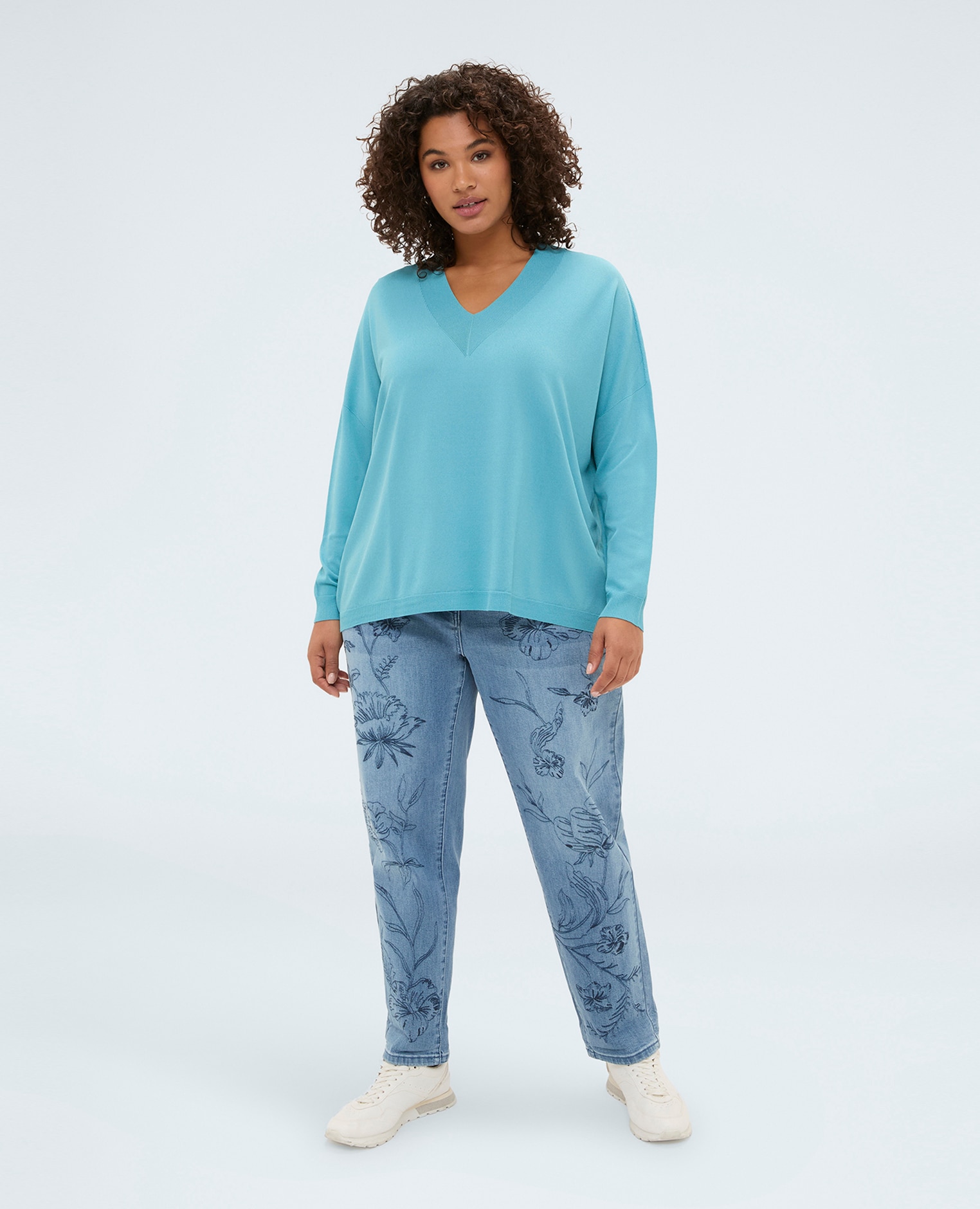 Jersey de mujer fino con escote en v ajuste oversize para el máximo confort mangas largas - Fiorella Rubino - Azul claro Azul claro-3