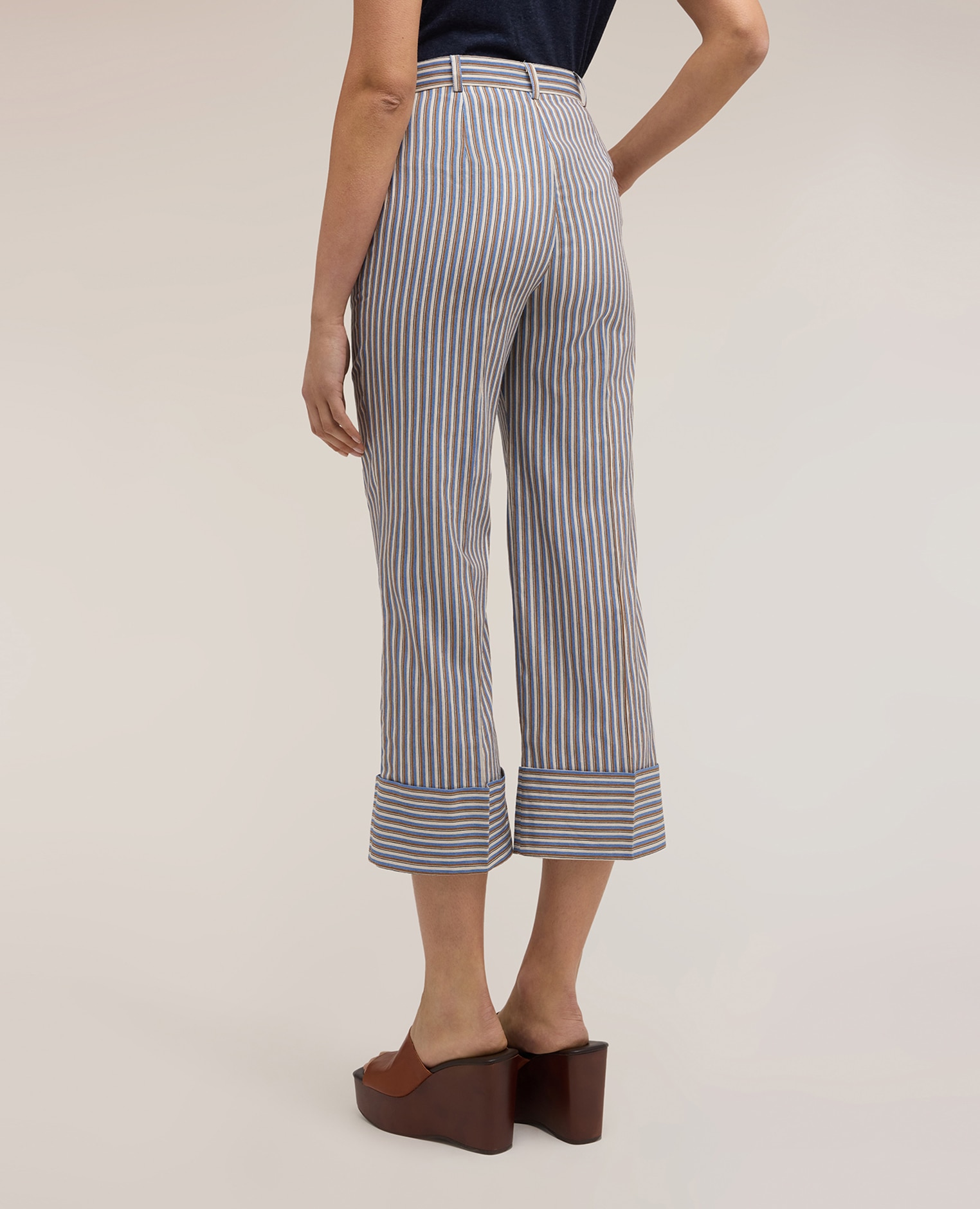 Pantalones de mujer cropped a rayas en mezcla de algodón ajuste regular cierre frontal con botones y cremallera - Motivi - Azul claro Azul claro-2