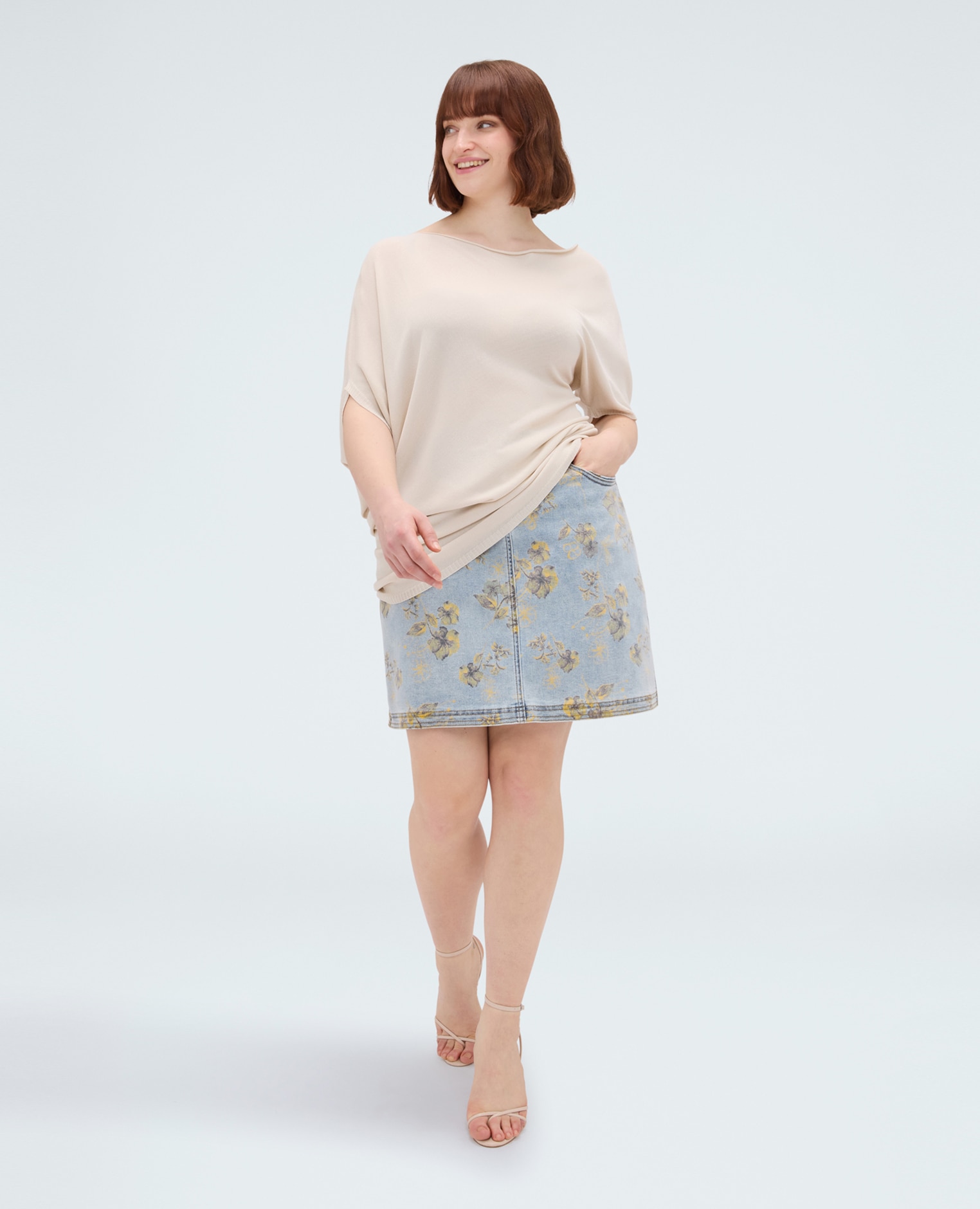 Jersey de mujer asimétrico en mezcla de viscosa mangas cortas bordes de corte vivo - Fiorella Rubino - Beige Beige-3