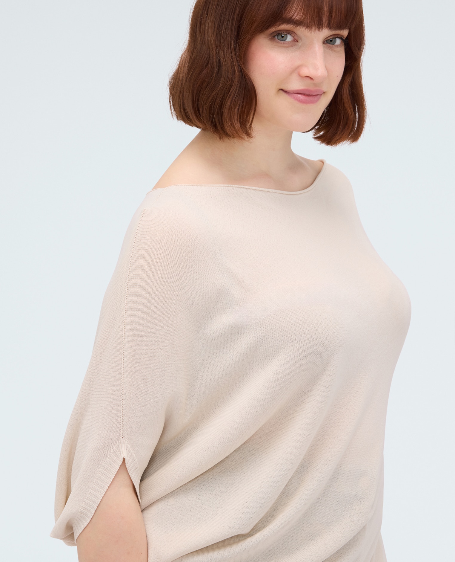 Jersey de mujer asimétrico en mezcla de viscosa mangas cortas bordes de corte vivo - Fiorella Rubino - Beige Beige-4