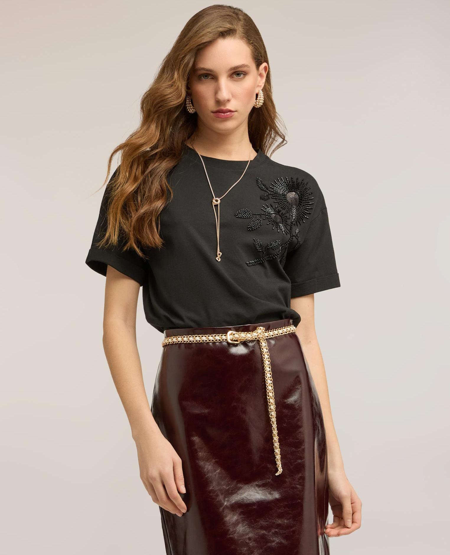 Camiseta de mujer de jersey con aplicaciones florales ajuste boxy con escote redondo - Motivi - Negro Negro-4
