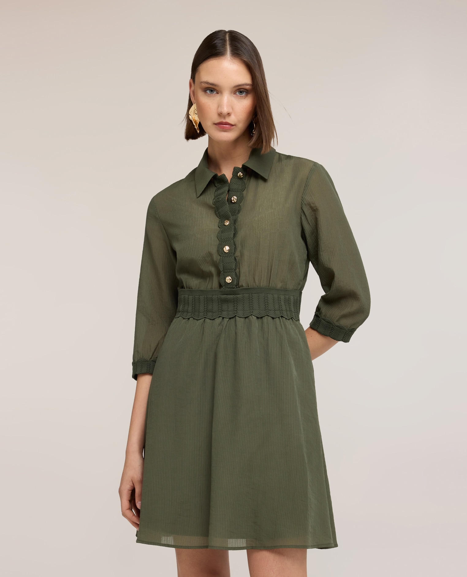 Vestido camisero en crepón mezcla lyocell abertura frontal con botones y cremallera cintura con banda elástica - Motivi - Kaki Kaki-3