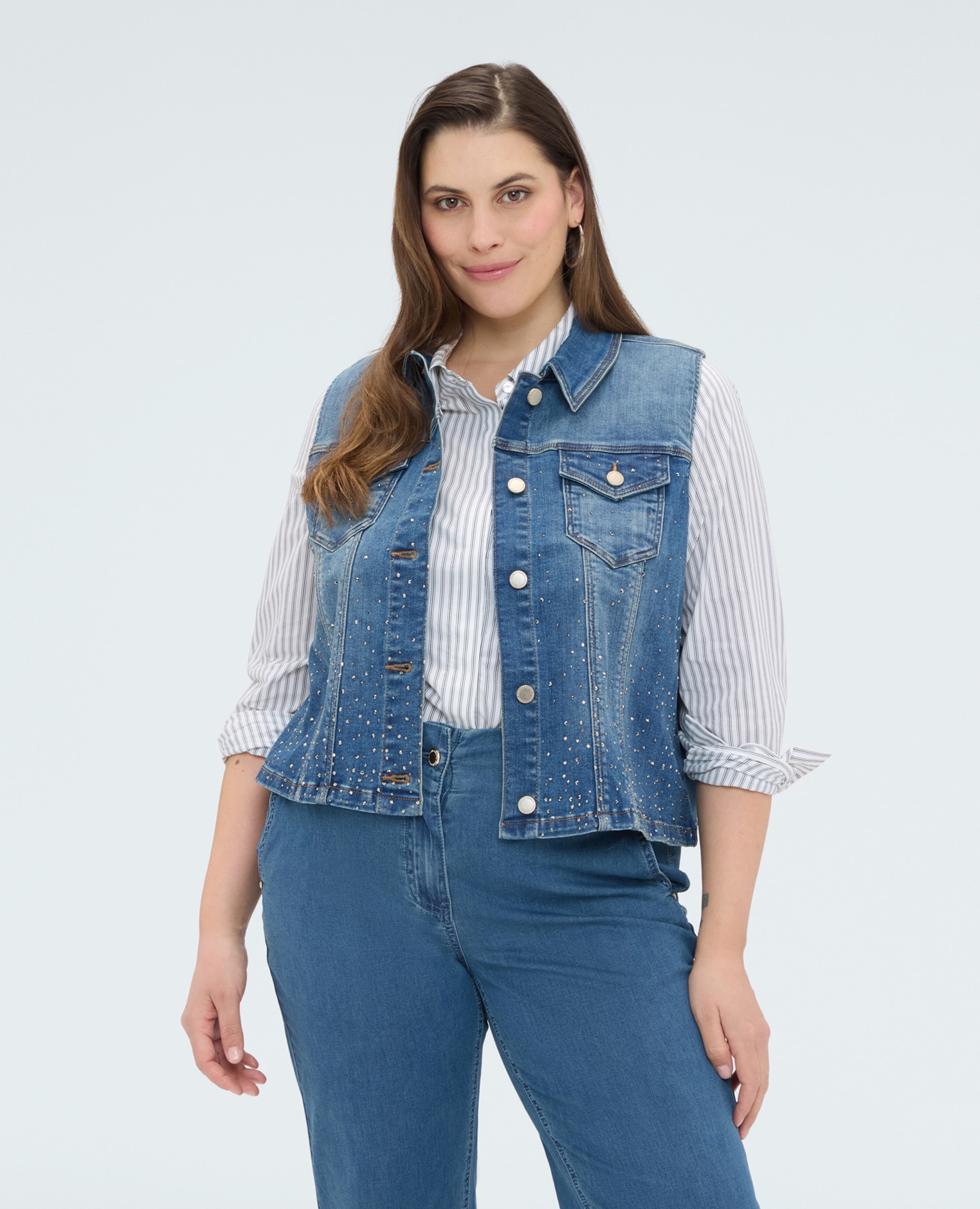 Chaleco de mujer de denim con strass cuello clásico con dos bolsillos aplicados en el pecho - Fiorella Rubino - Azul Azul-1