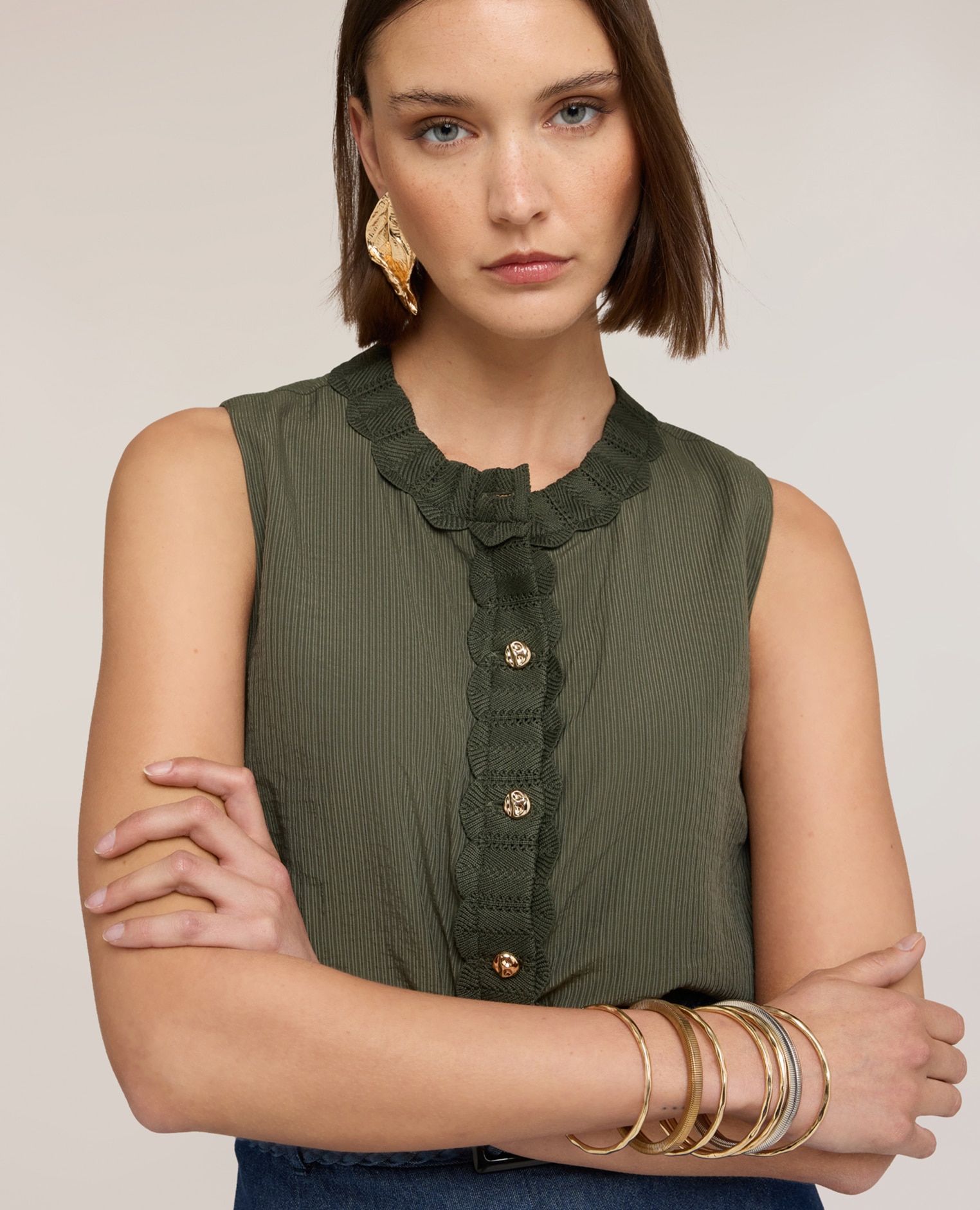 Top de mujer mezcla lyocell con bordes de punto ajuste holgado con cierre frontal de botones - Motivi - Verde militar Verde militar-4
