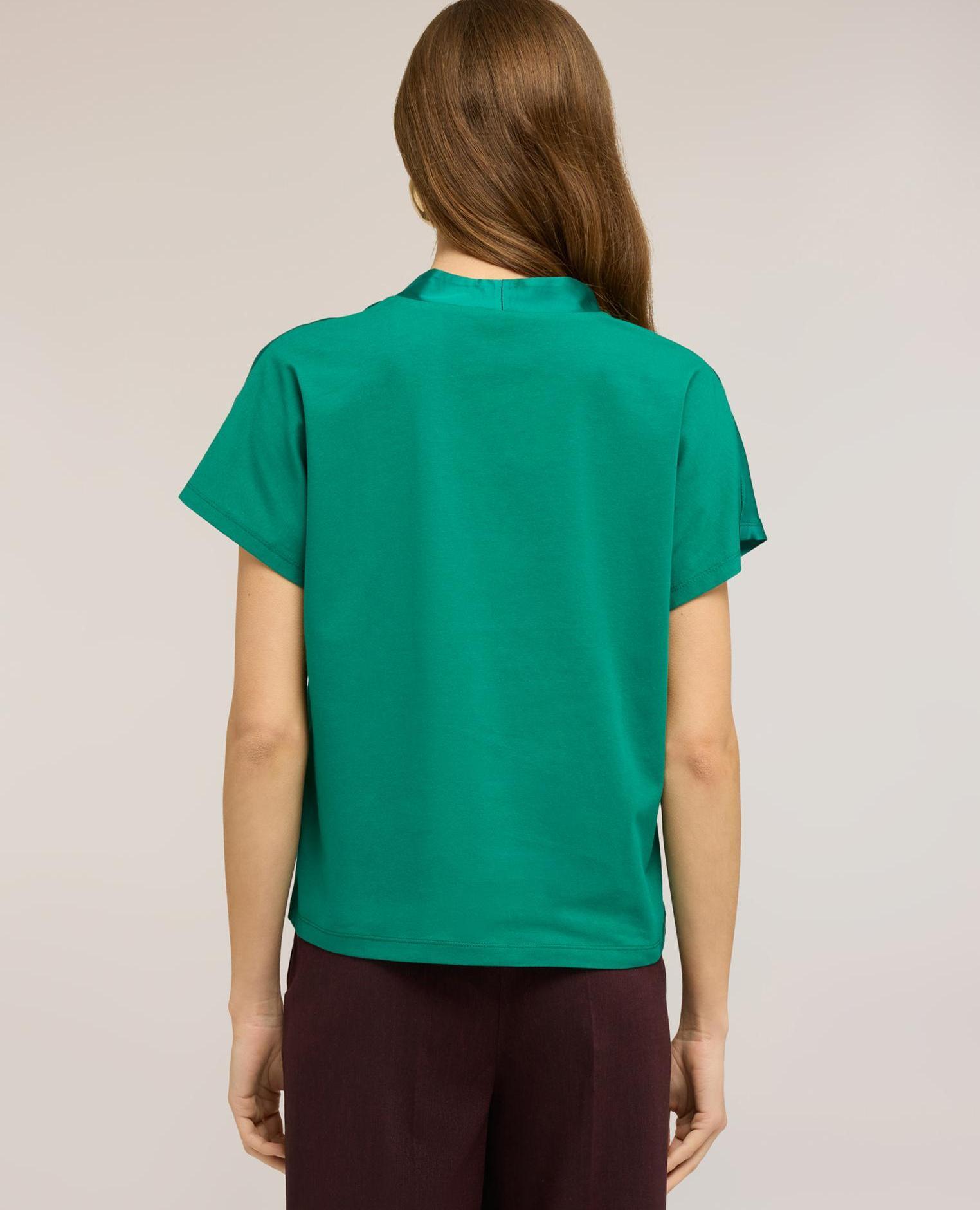Camiseta de mujer bimatérica con escote en v ajuste regular con escote en v - Motivi - Verde Verde-2