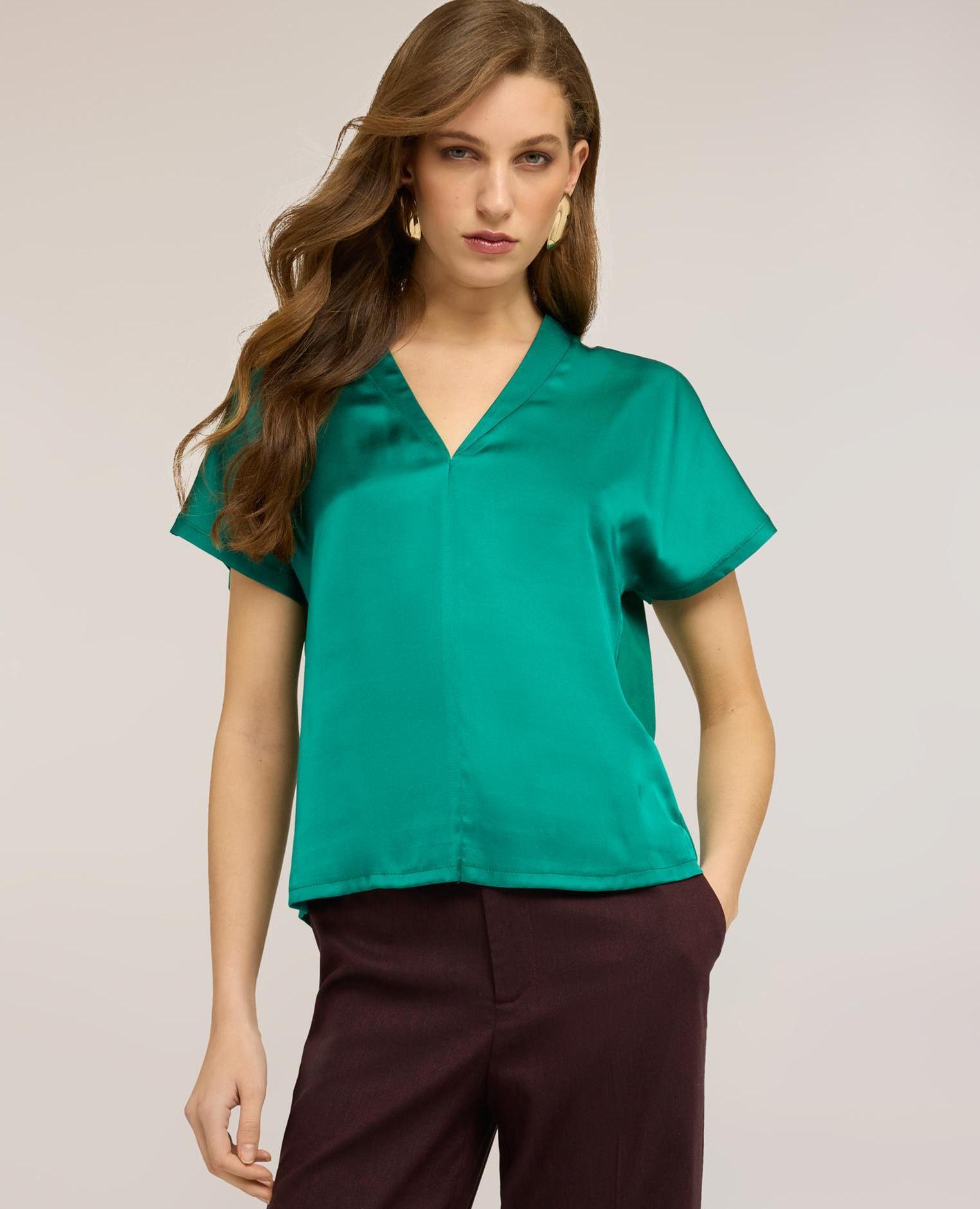 Camiseta de mujer bimatérica con escote en v ajuste regular con escote en v - Motivi - Verde Verde-3